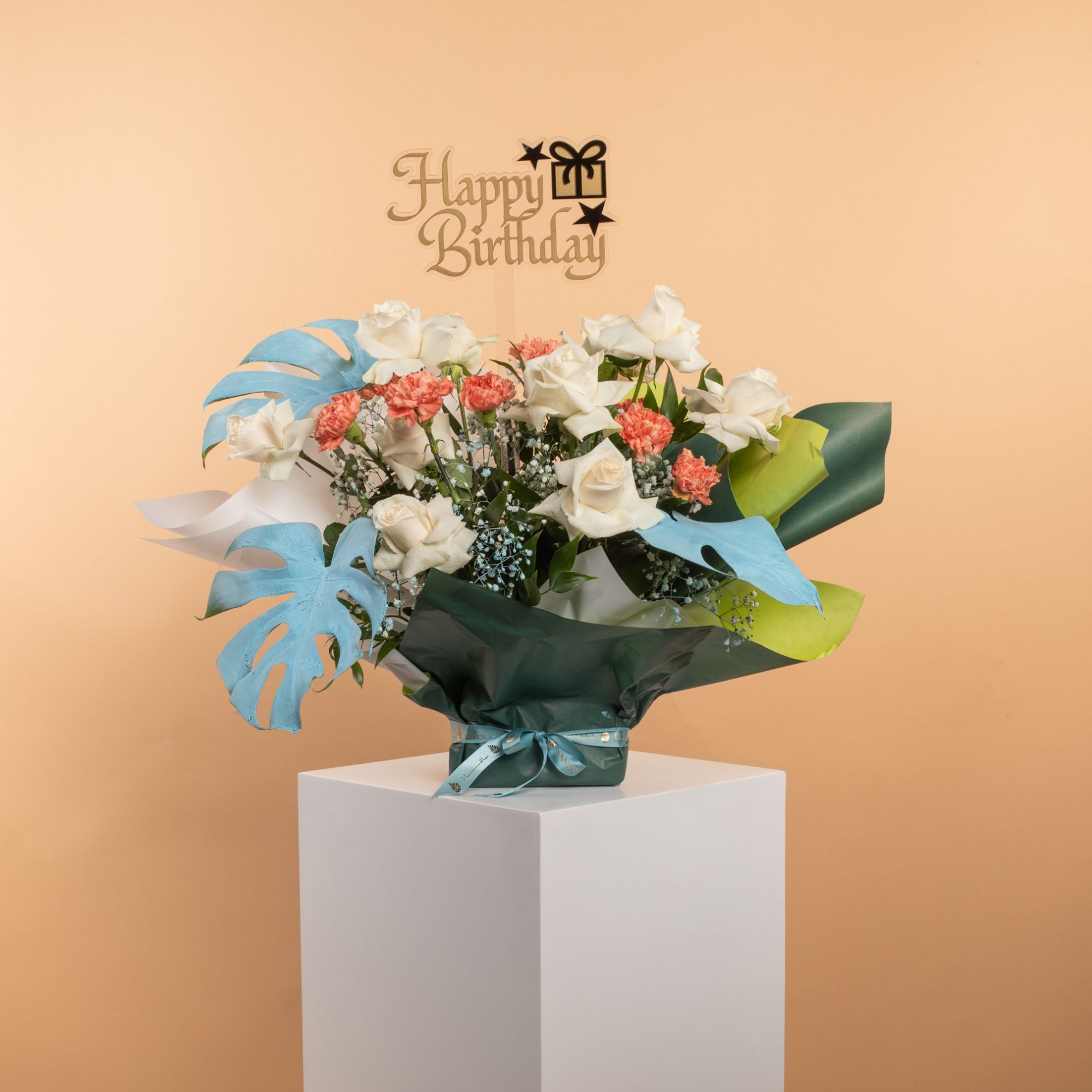Picture of Savanna Birthday Hand Bouquet| White Rose