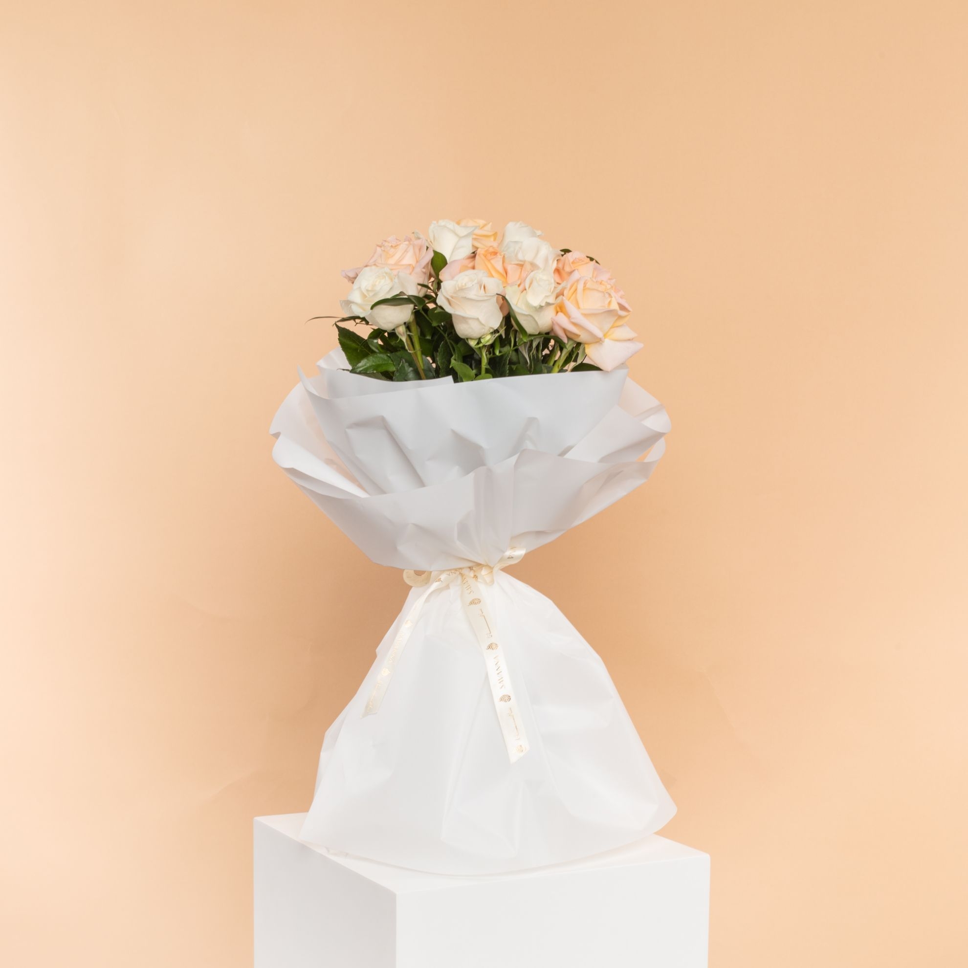 Picture of Savanna  Hand  Bouquet |10 Roses