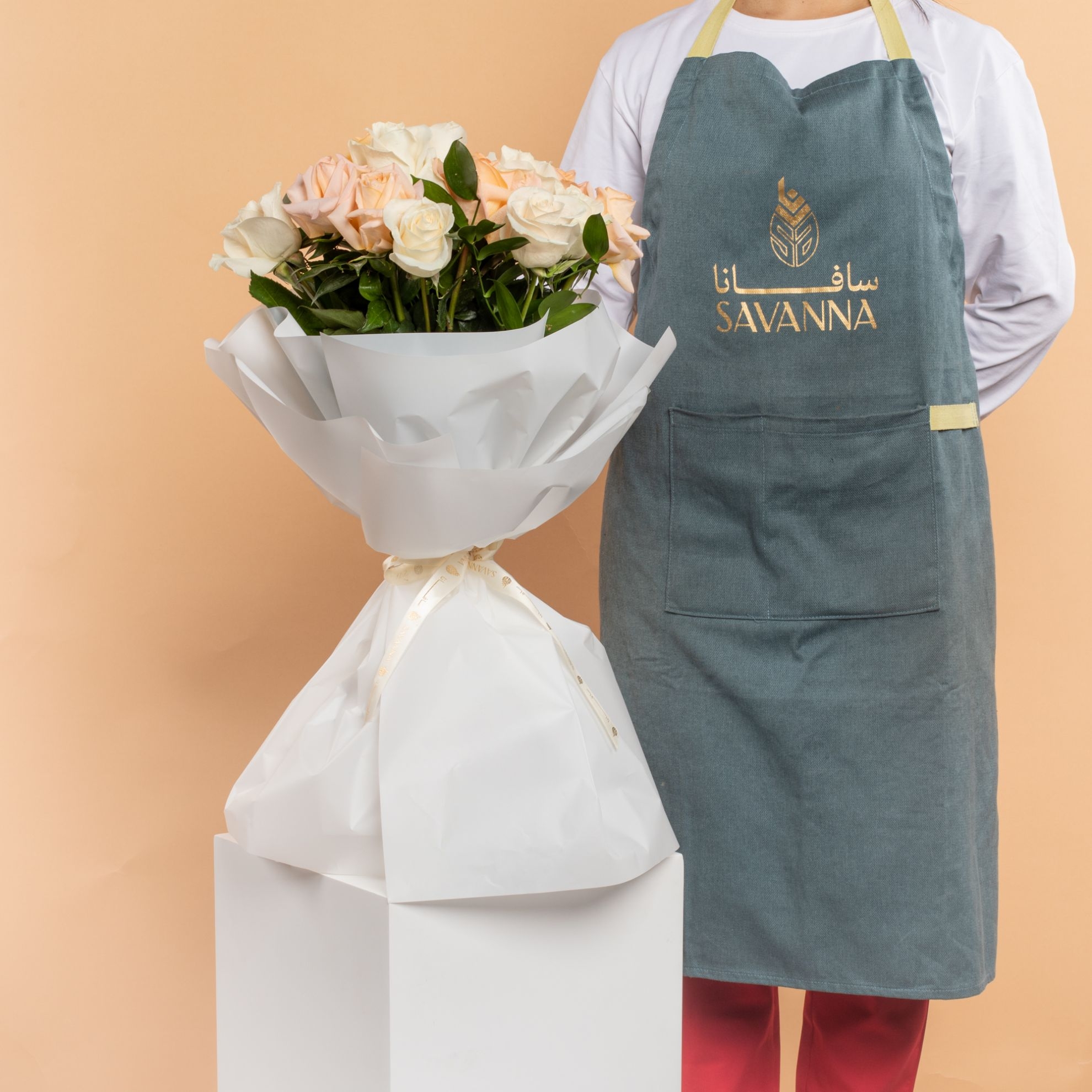 Picture of Savanna  Hand  Bouquet |10 Roses