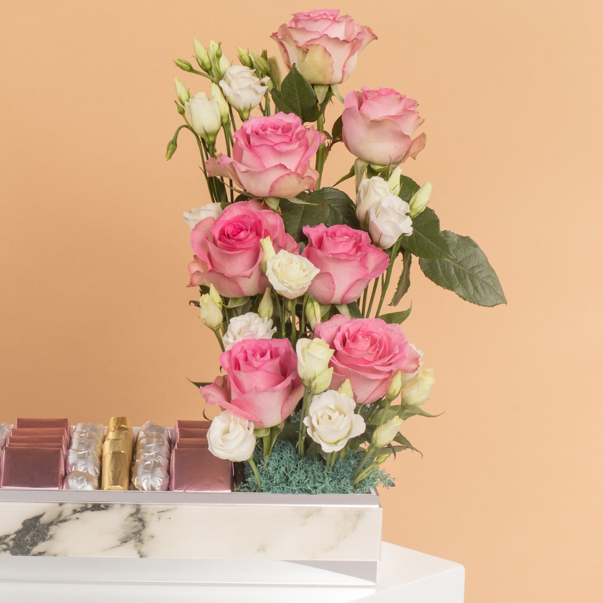 Picture of SavannaChocolate Tray 55  pcs |Flowers
