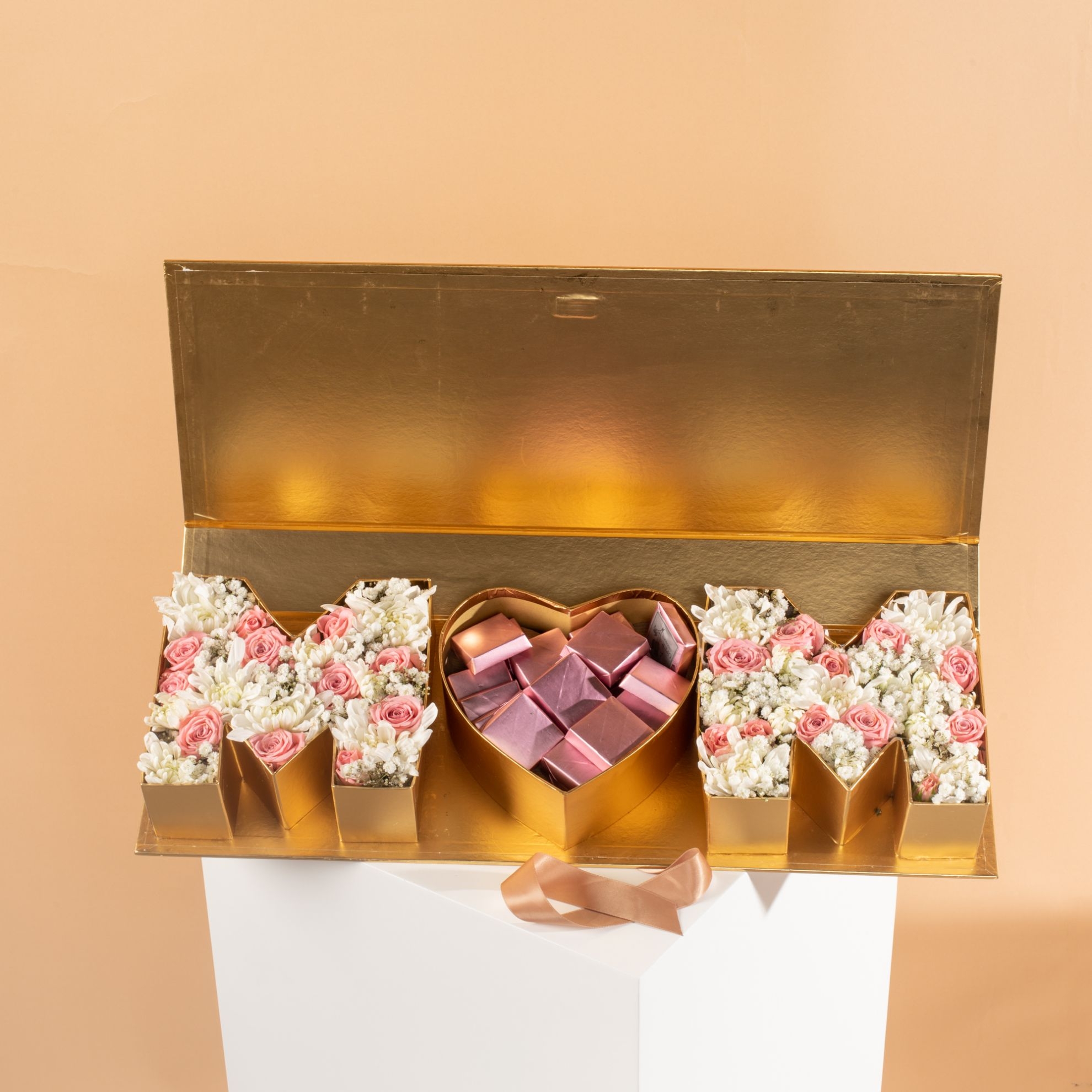 Picture of Savanna Mom Golden Box |Flowers and Chocolate