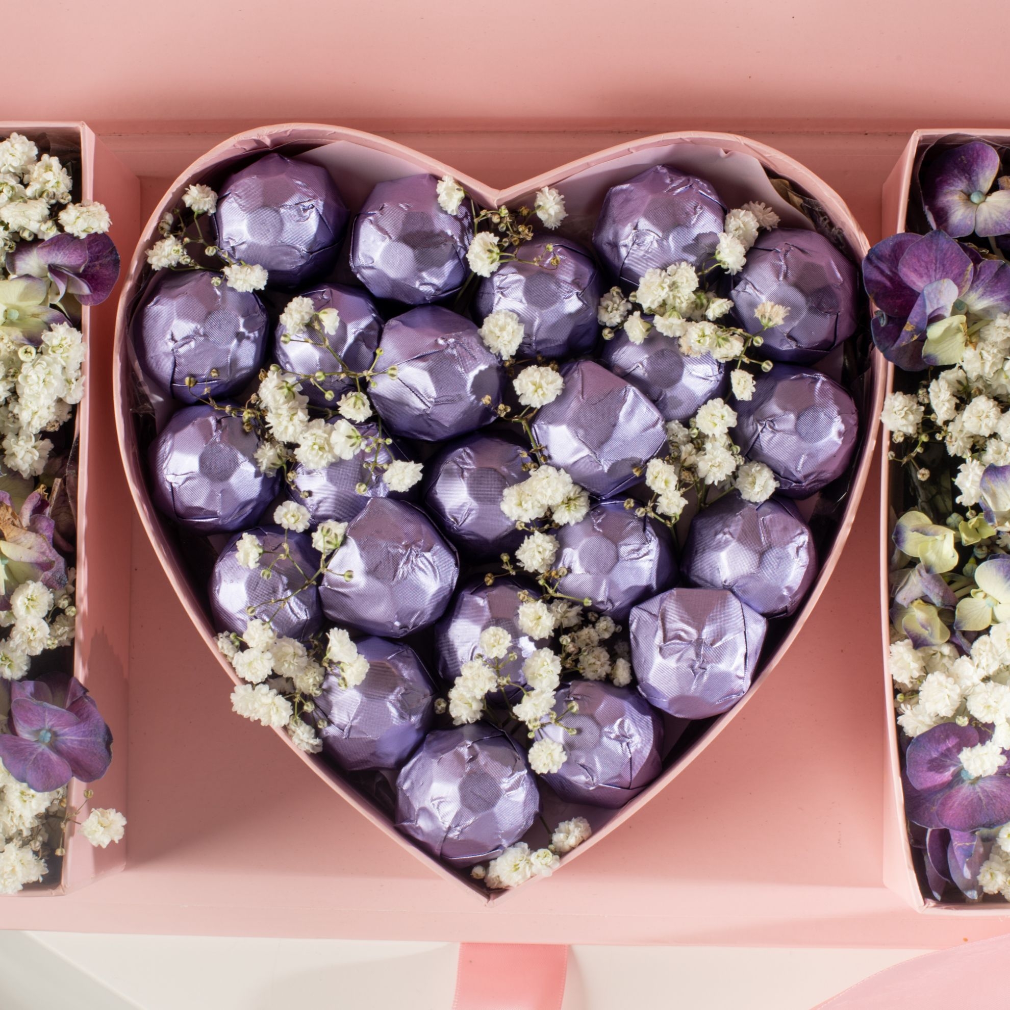 Picture of Savanna Mom Pink Box |Flowers and Chocolate