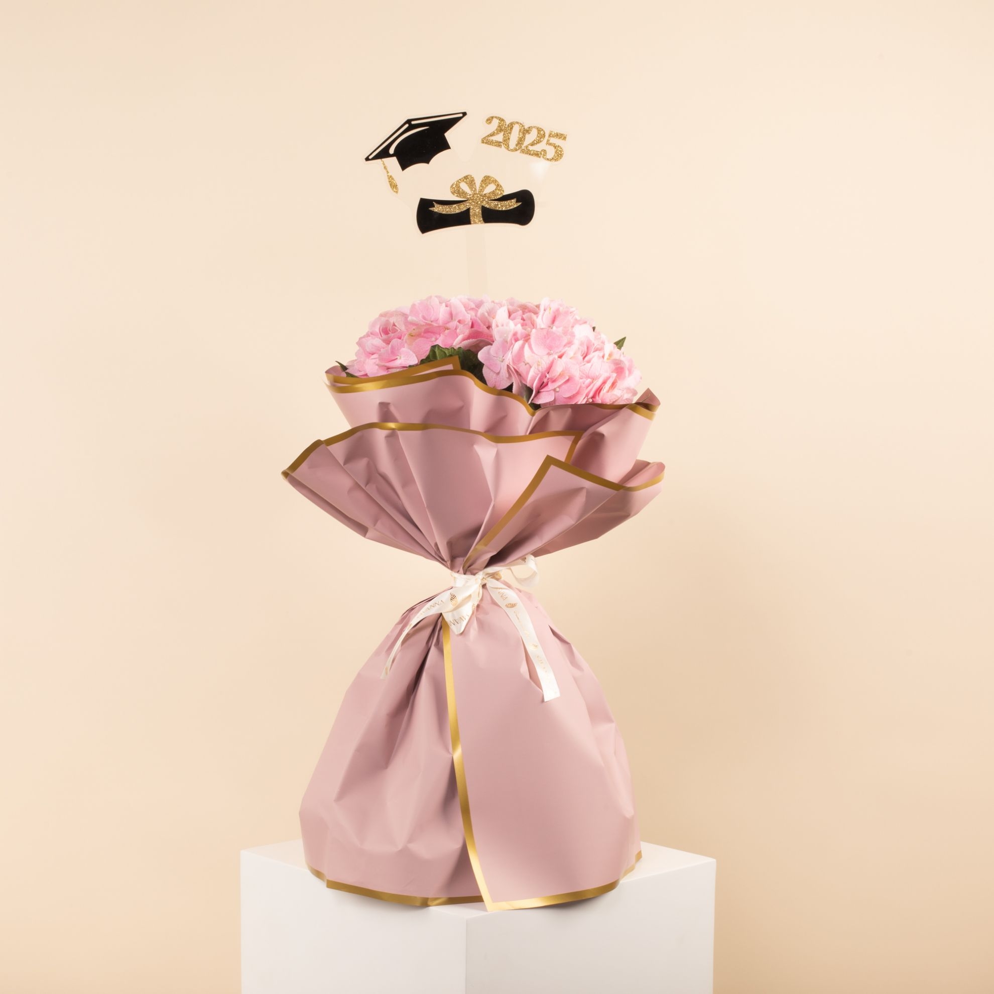 Picture of Savanna Graduation Bouquet |Hydrangea pink