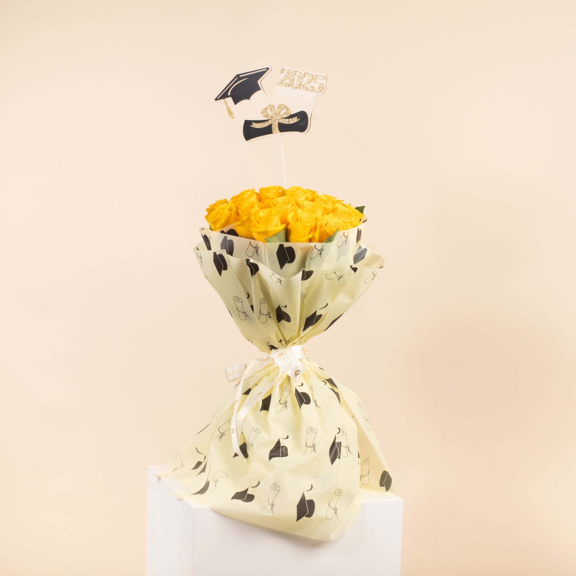 Picture of Savanna Graduation Bouquet|25 yellow roses