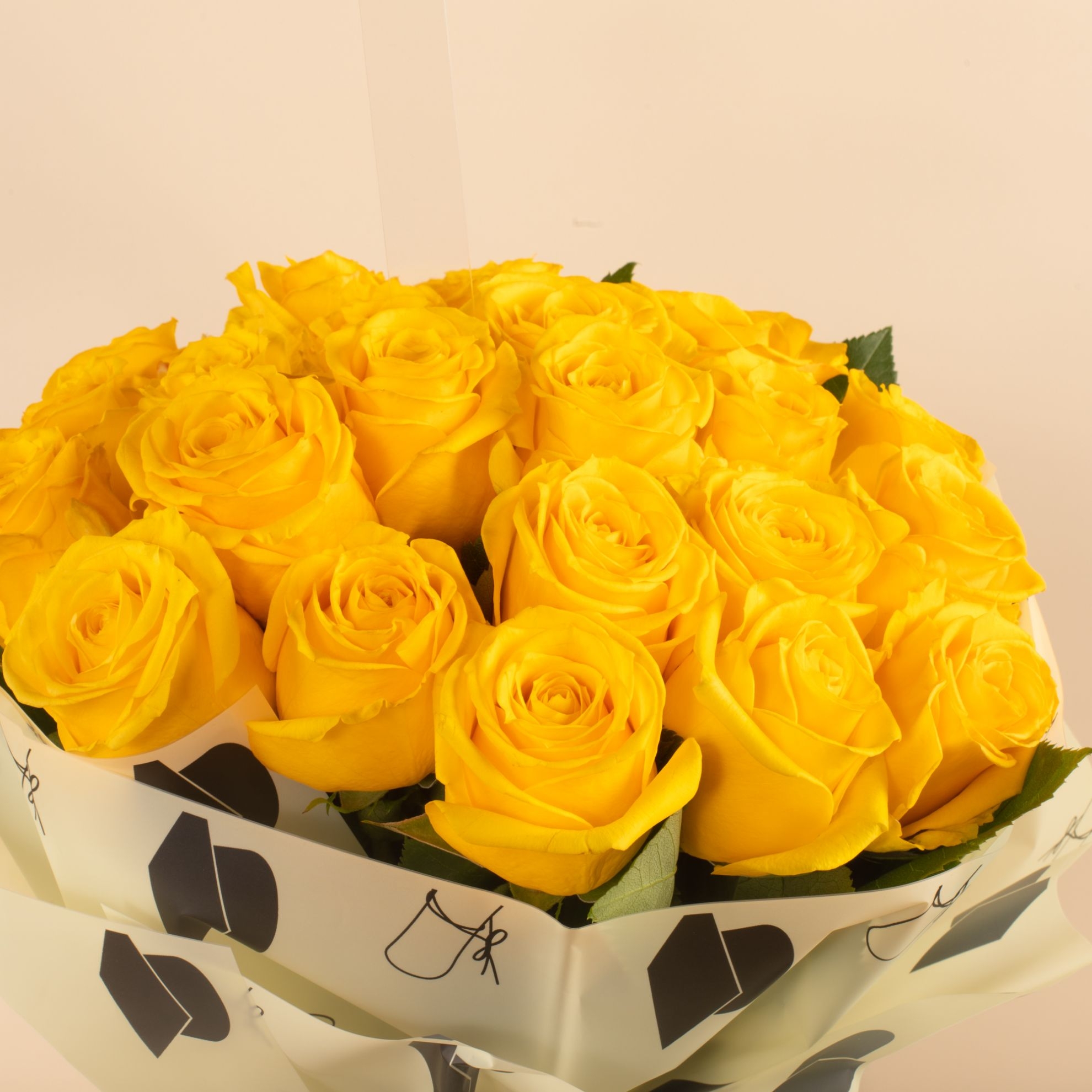 Picture of Savanna Hand Bouquet | 25 Yellow Roses