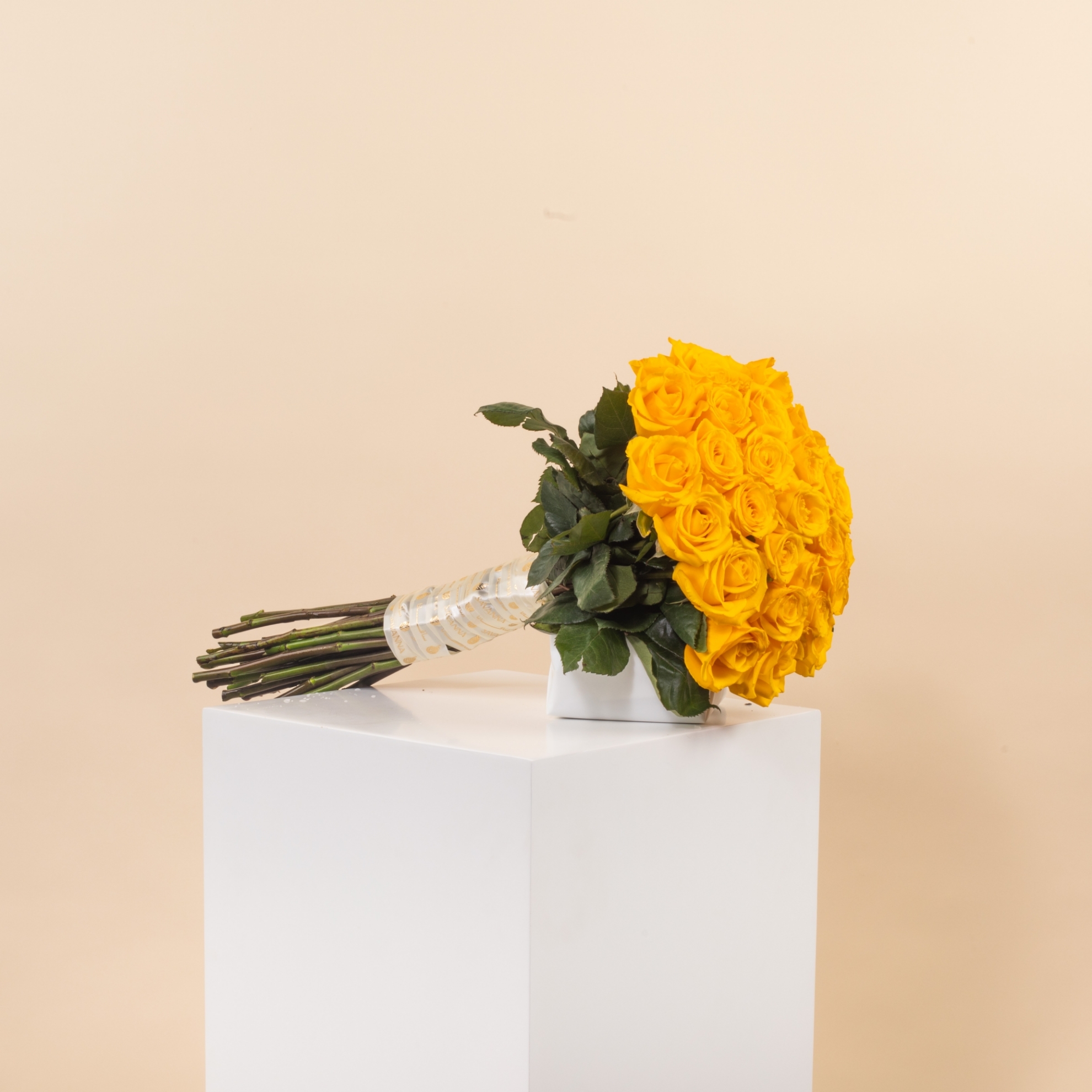 Picture of Savanna Flowers Bouquet 25  Roses