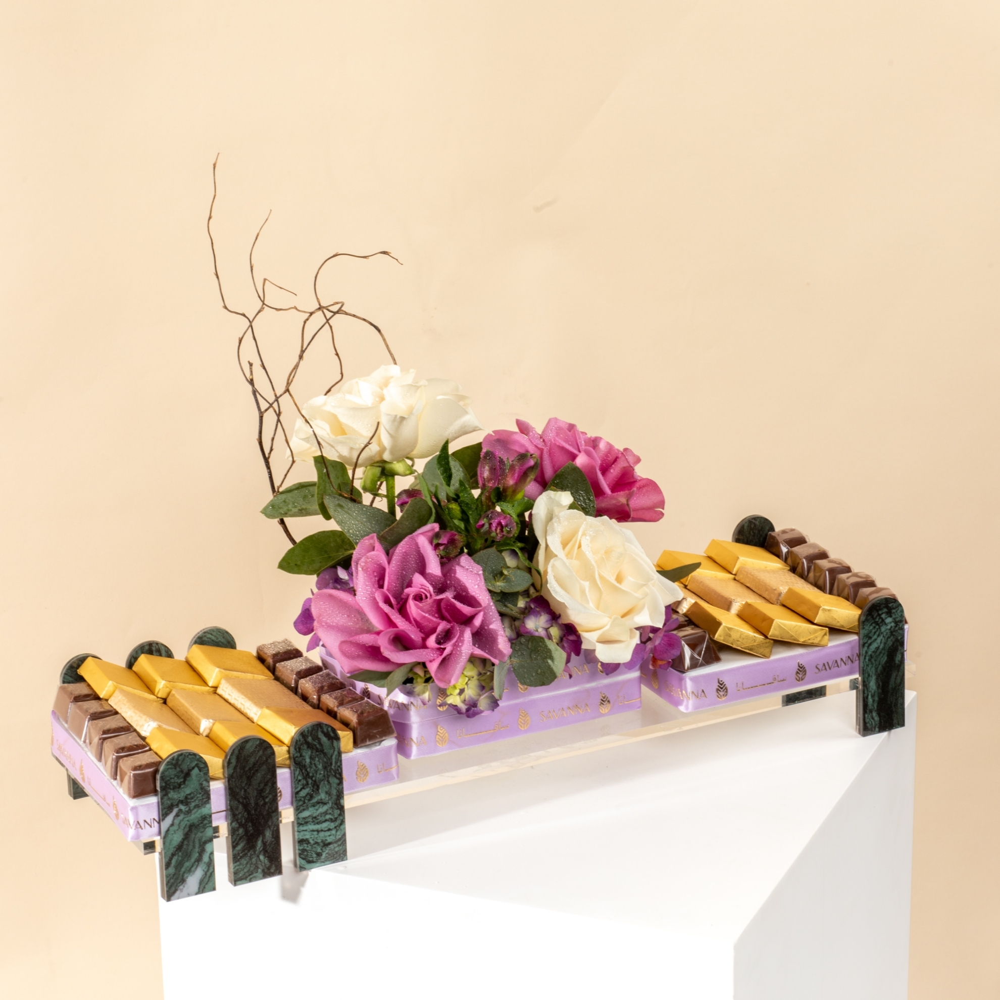 Picture of Savanna  Choclate Tray 38 Pcs | Flowers