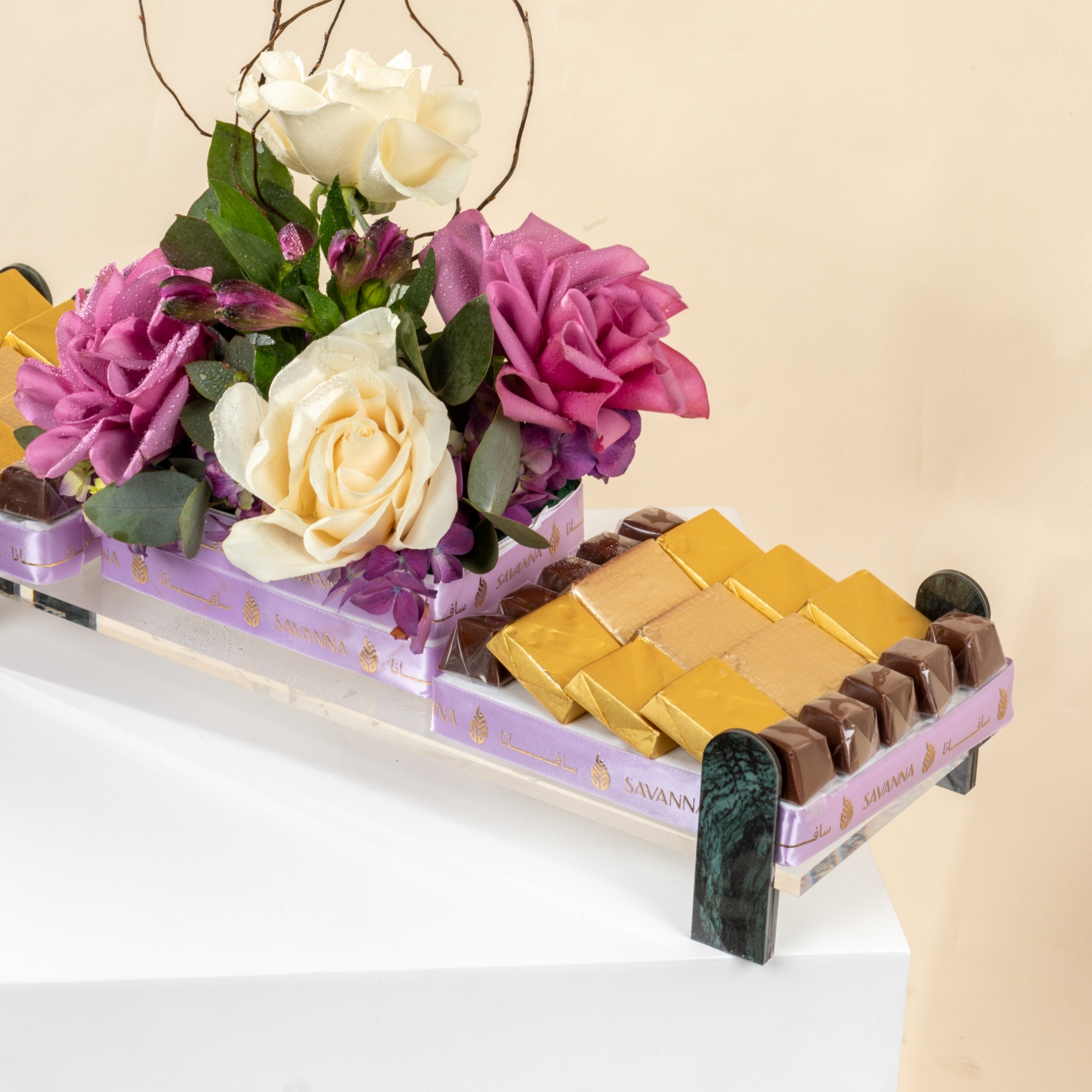 Picture of Savanna  Choclate Tray 38 Pcs | Flowers