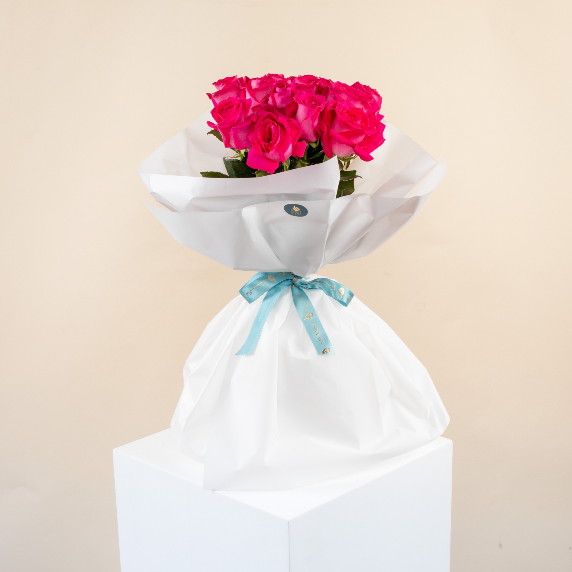 Picture of 12 Fuchsia Roses