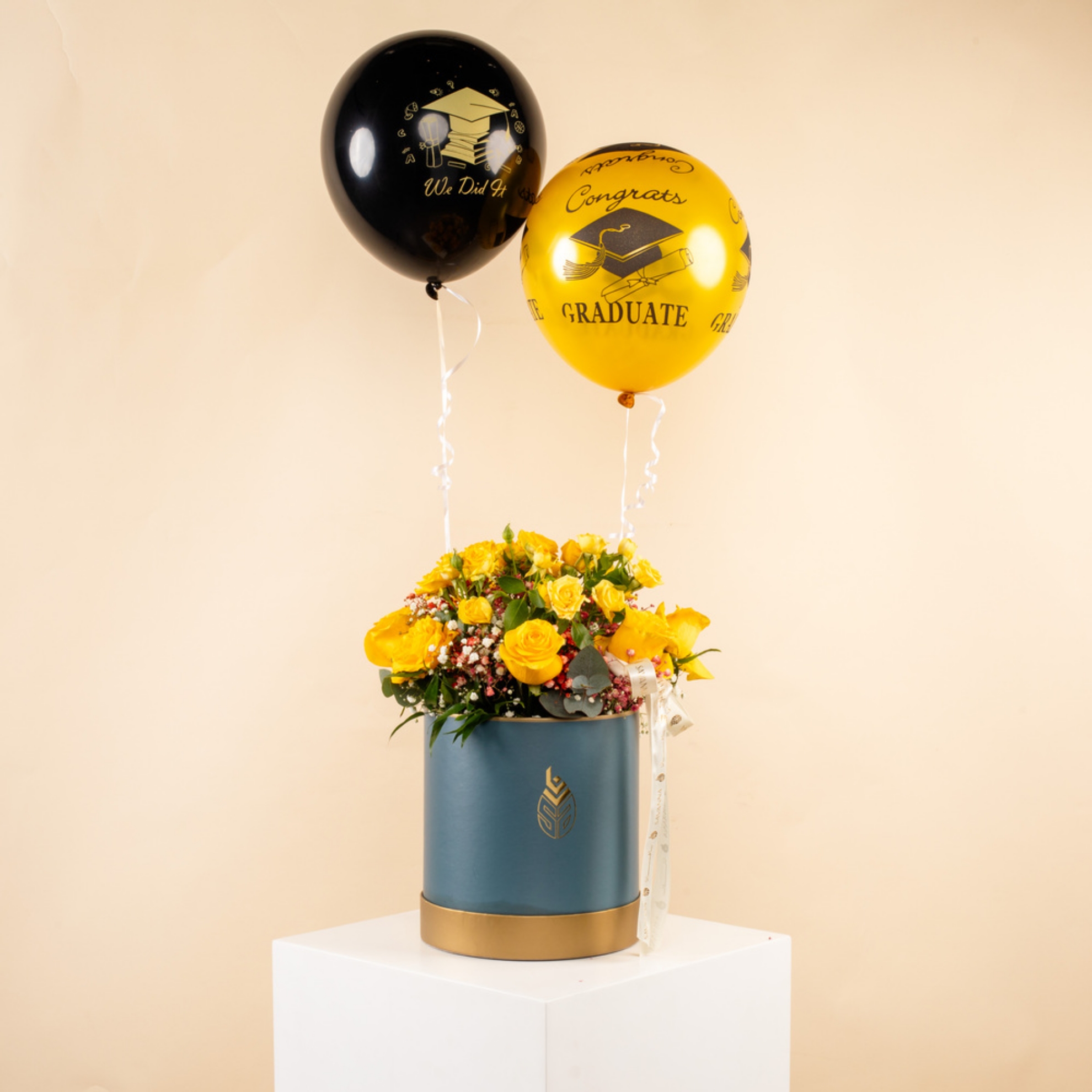 Picture of Graduation Flowers Box Balloon