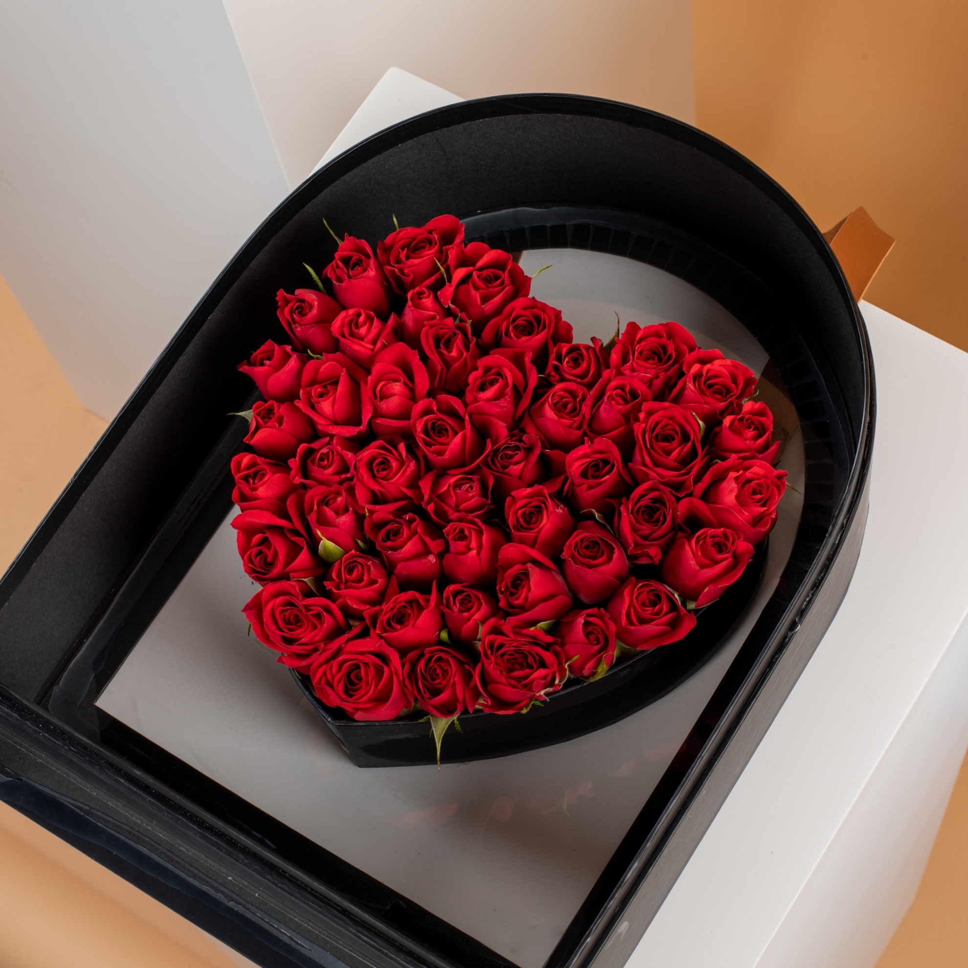 Picture of Black Heart Bag |Baby Red Rose