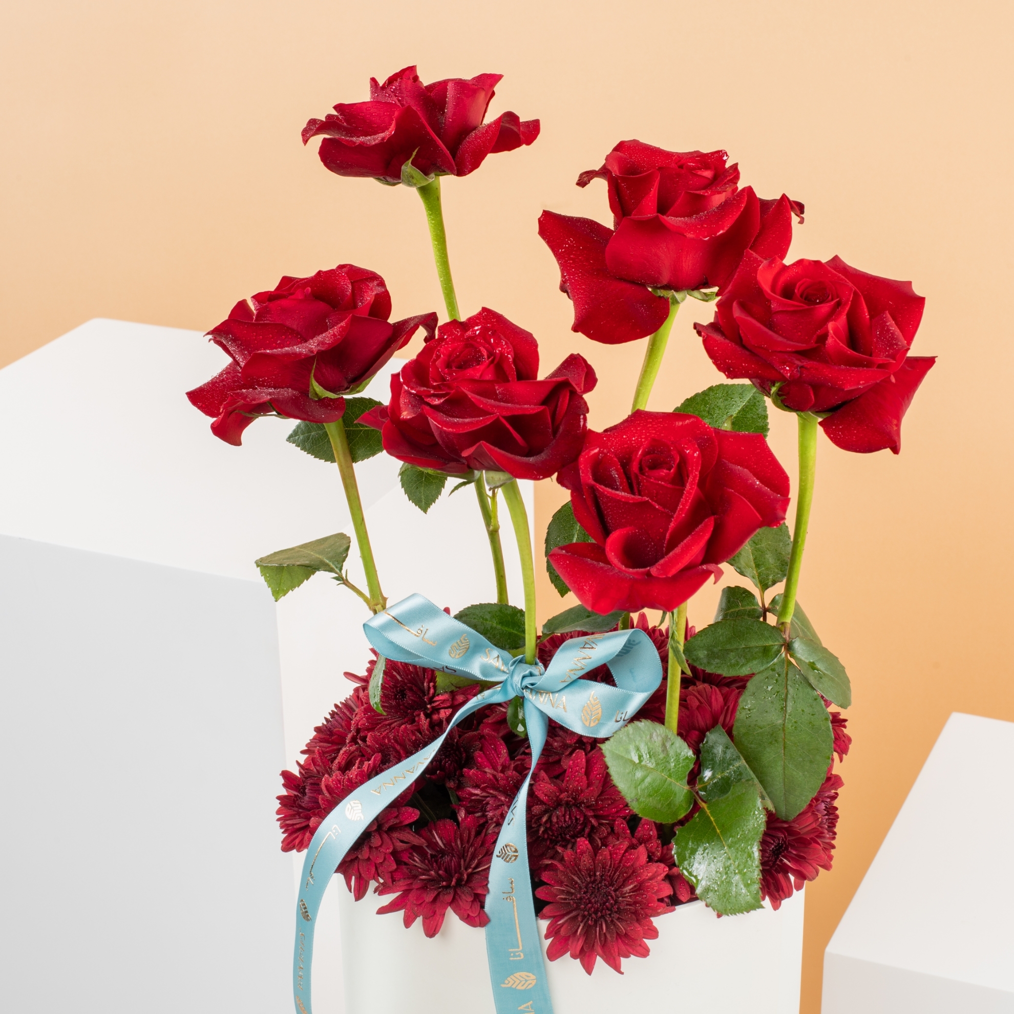 Picture of Savanna Round Box |Red Rose