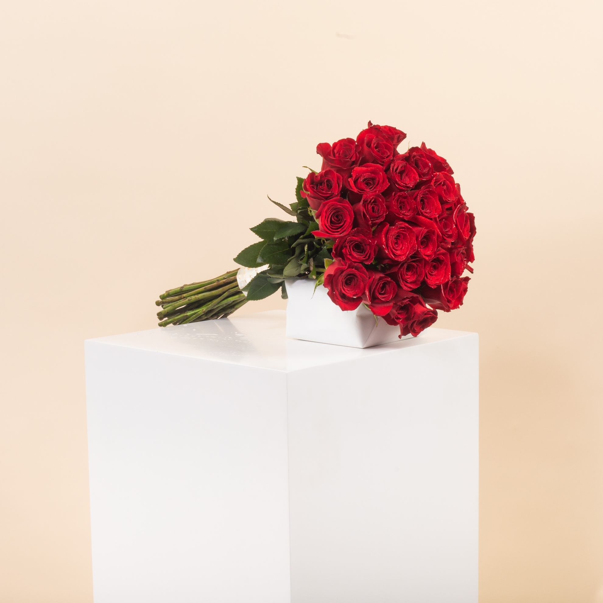 Picture of Hand Bouquet 30 Red Roses