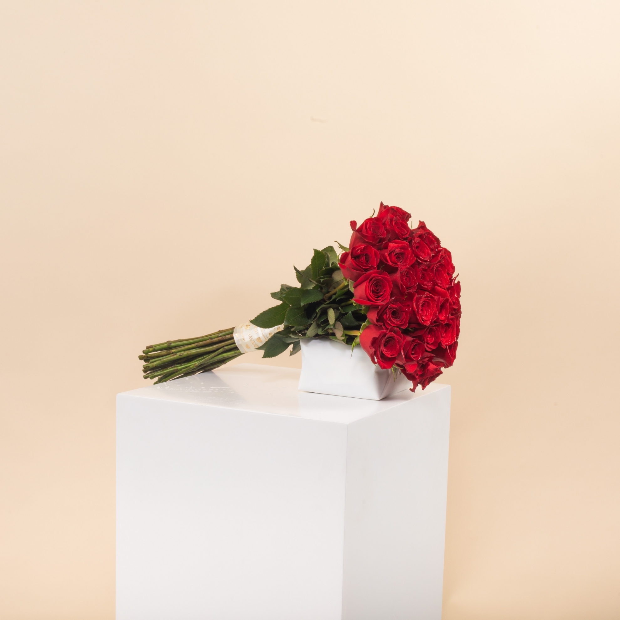 Picture of Hand Bouquet 30 Red Roses