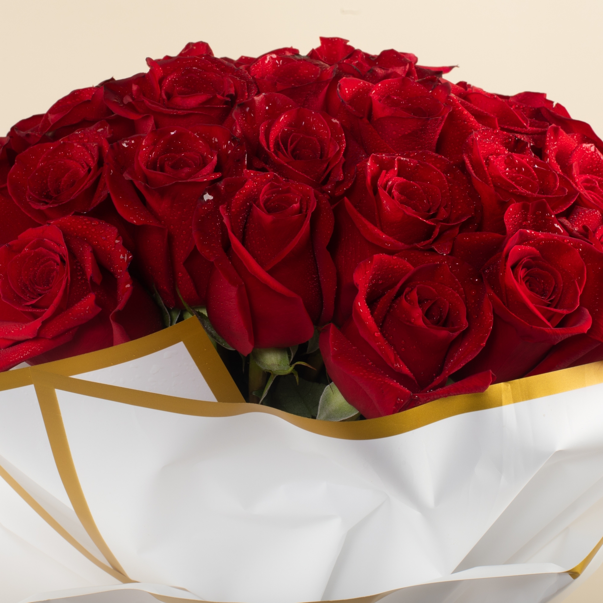 Picture of Savanna Flowers Hand Bouquet |35 Red Roses