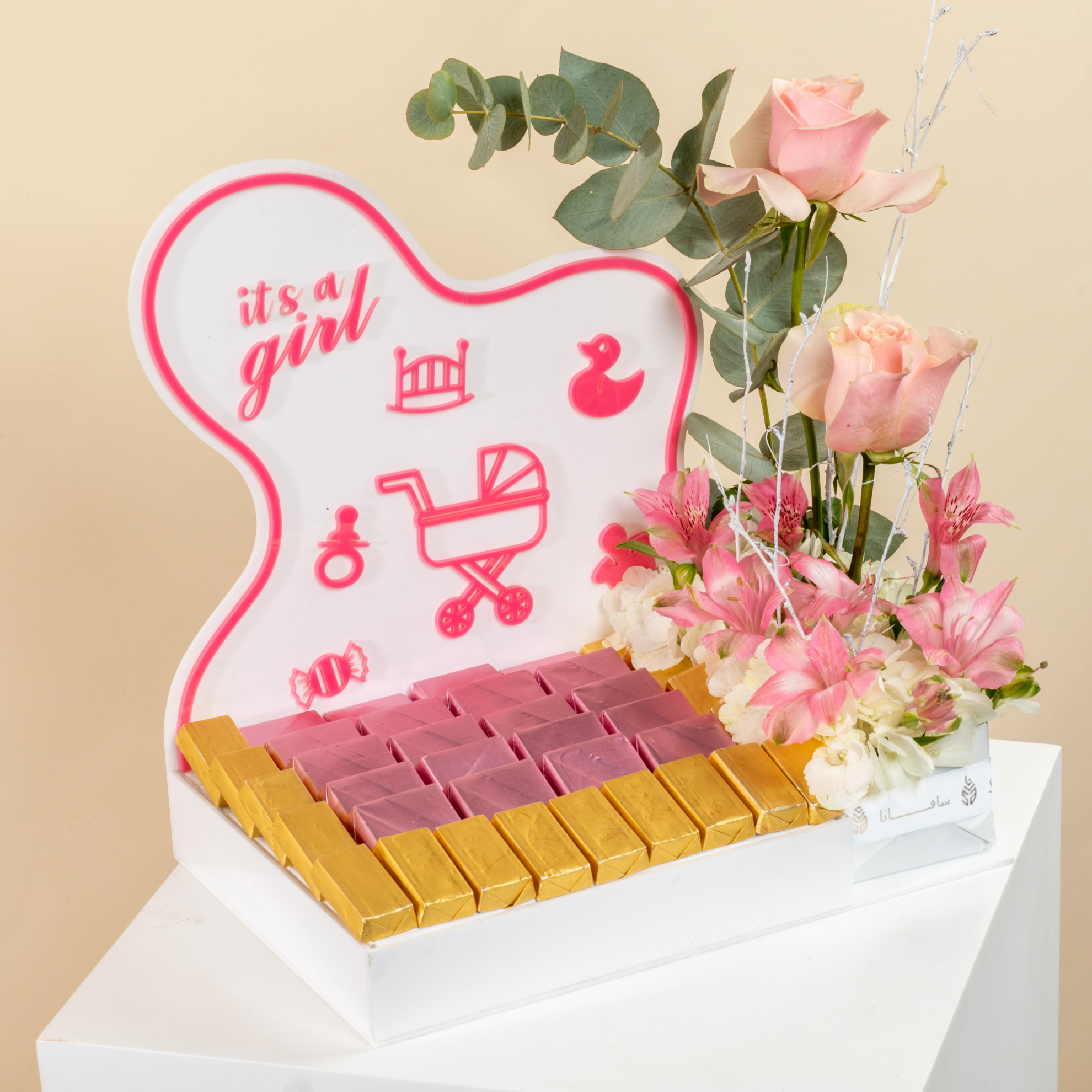 Picture of Its a Girl Chocolate Tray 37 Pcs