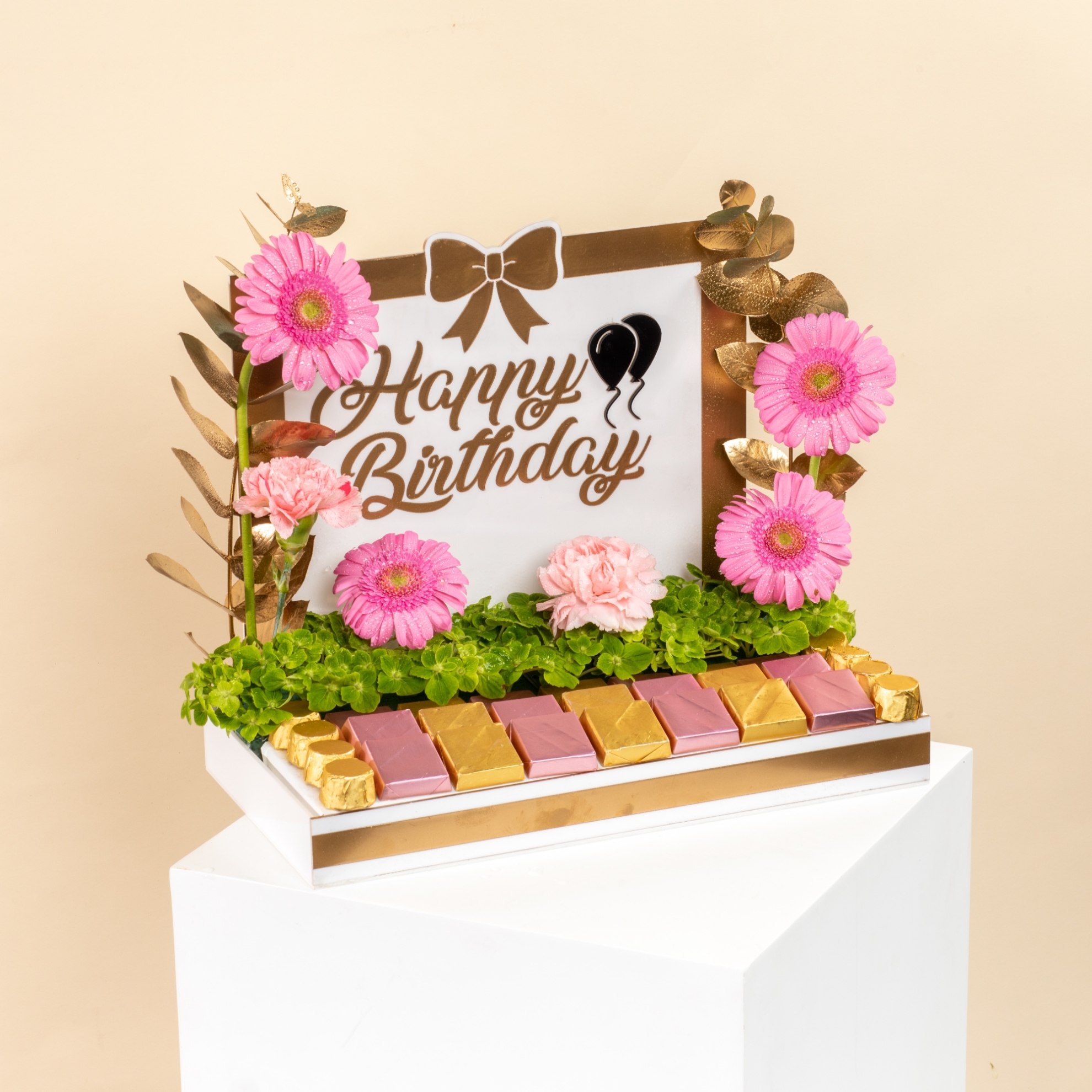 Picture of Golden Birthday Chocolate Tray 29 pcs