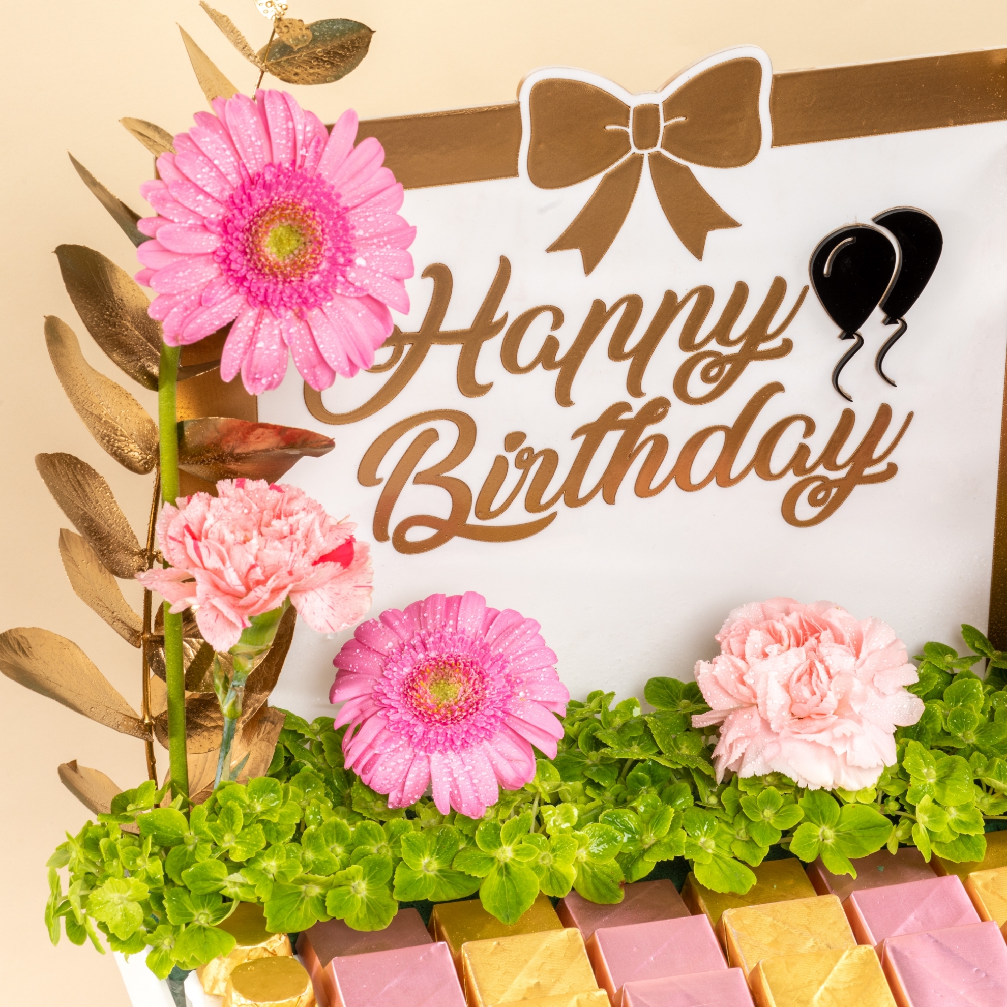 Picture of Golden Birthday Chocolate Tray 29 pcs