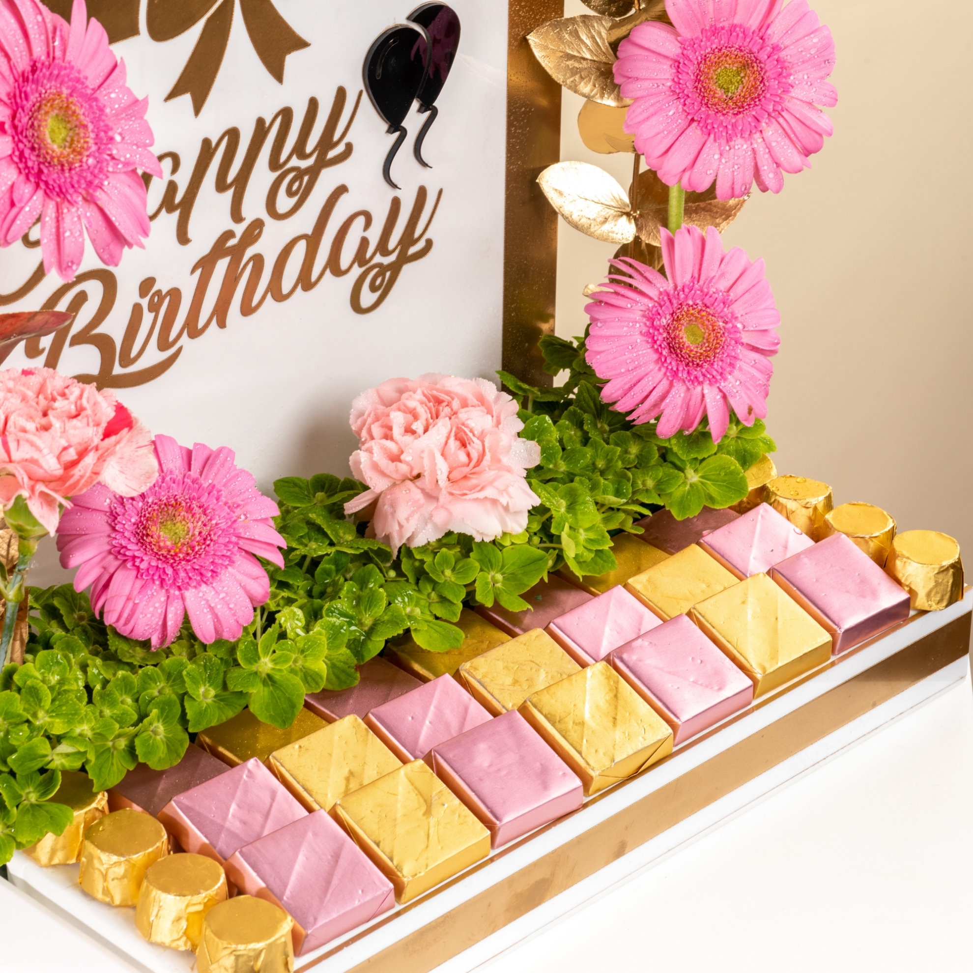 Picture of Golden Birthday Chocolate Tray 29 pcs