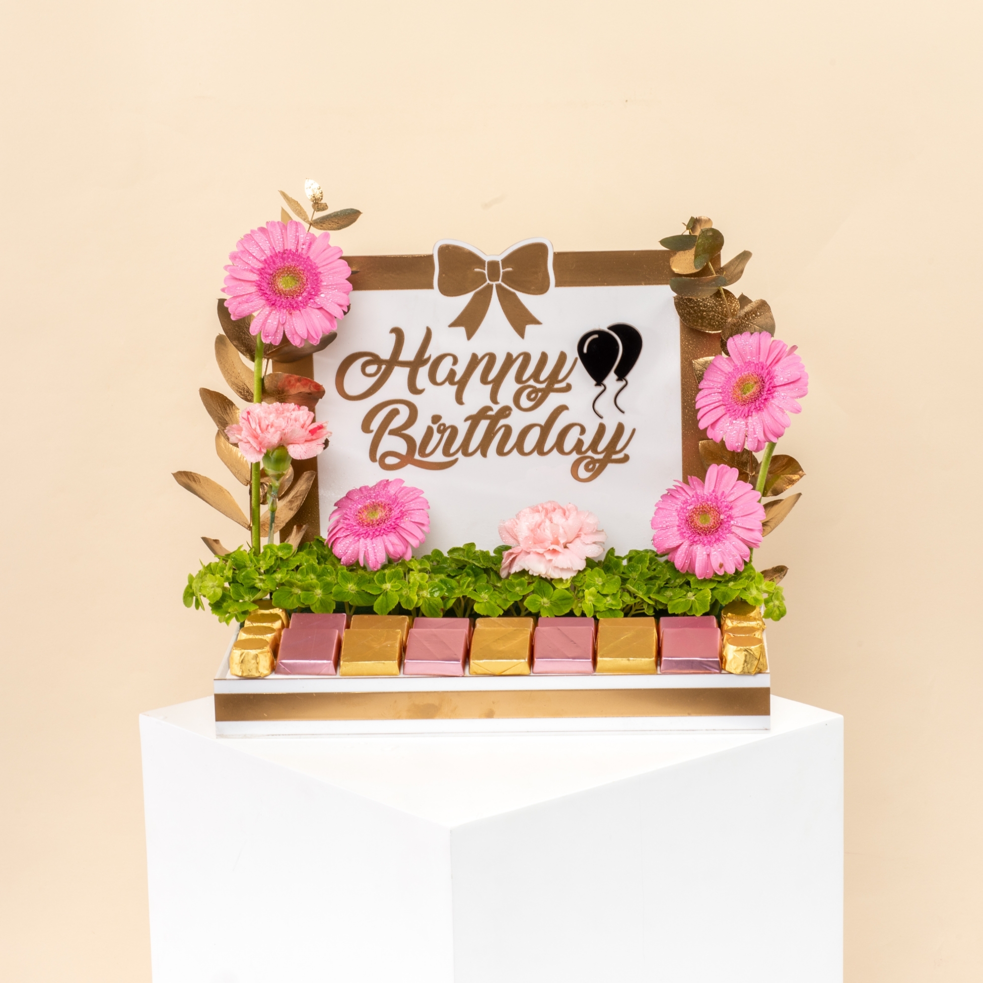 Picture of Golden Birthday Chocolate Tray 29 pcs