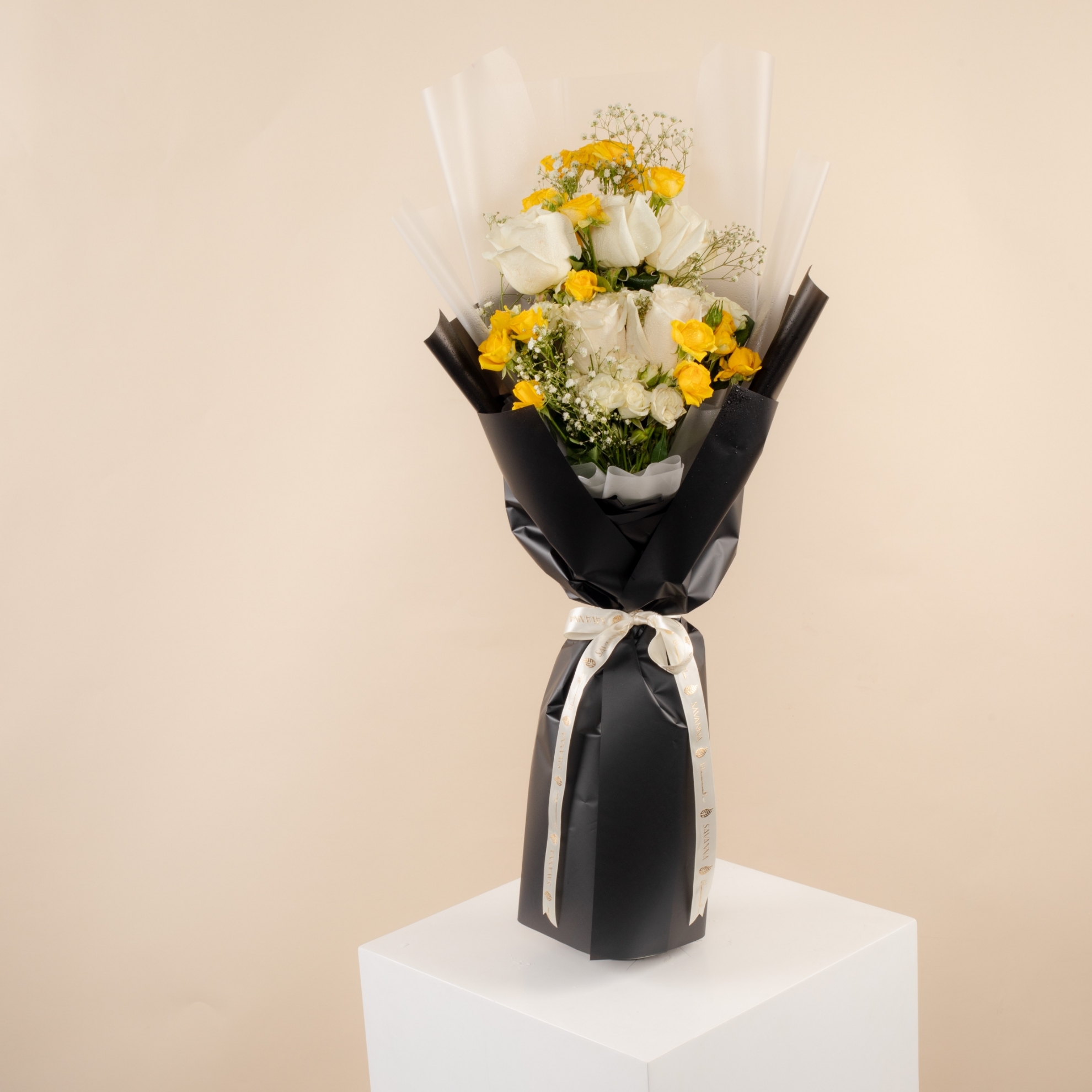 Picture of Savanna Hand Bouquet | Yellow and White Roses