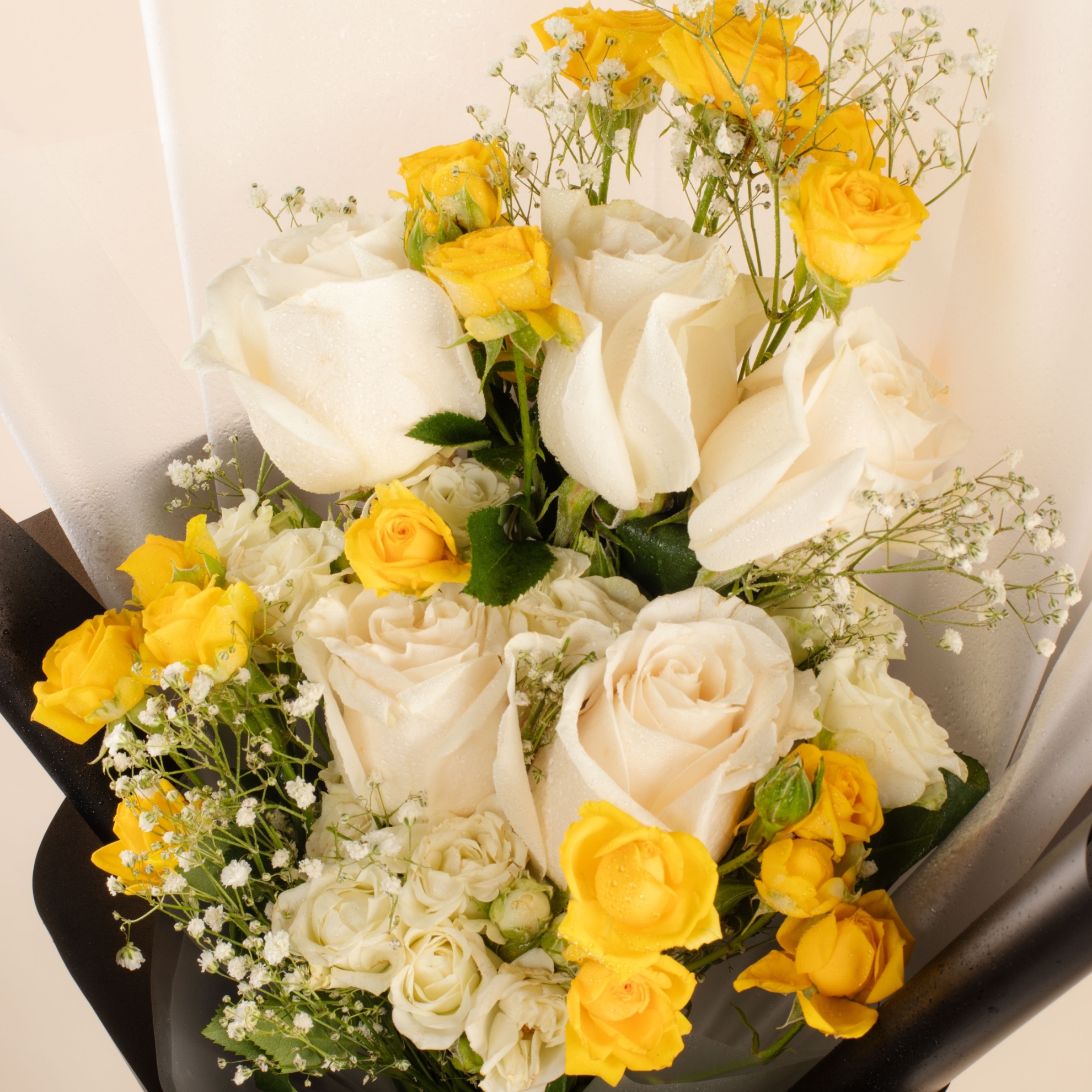 Picture of Savanna Hand Bouquet | Yellow and White Roses