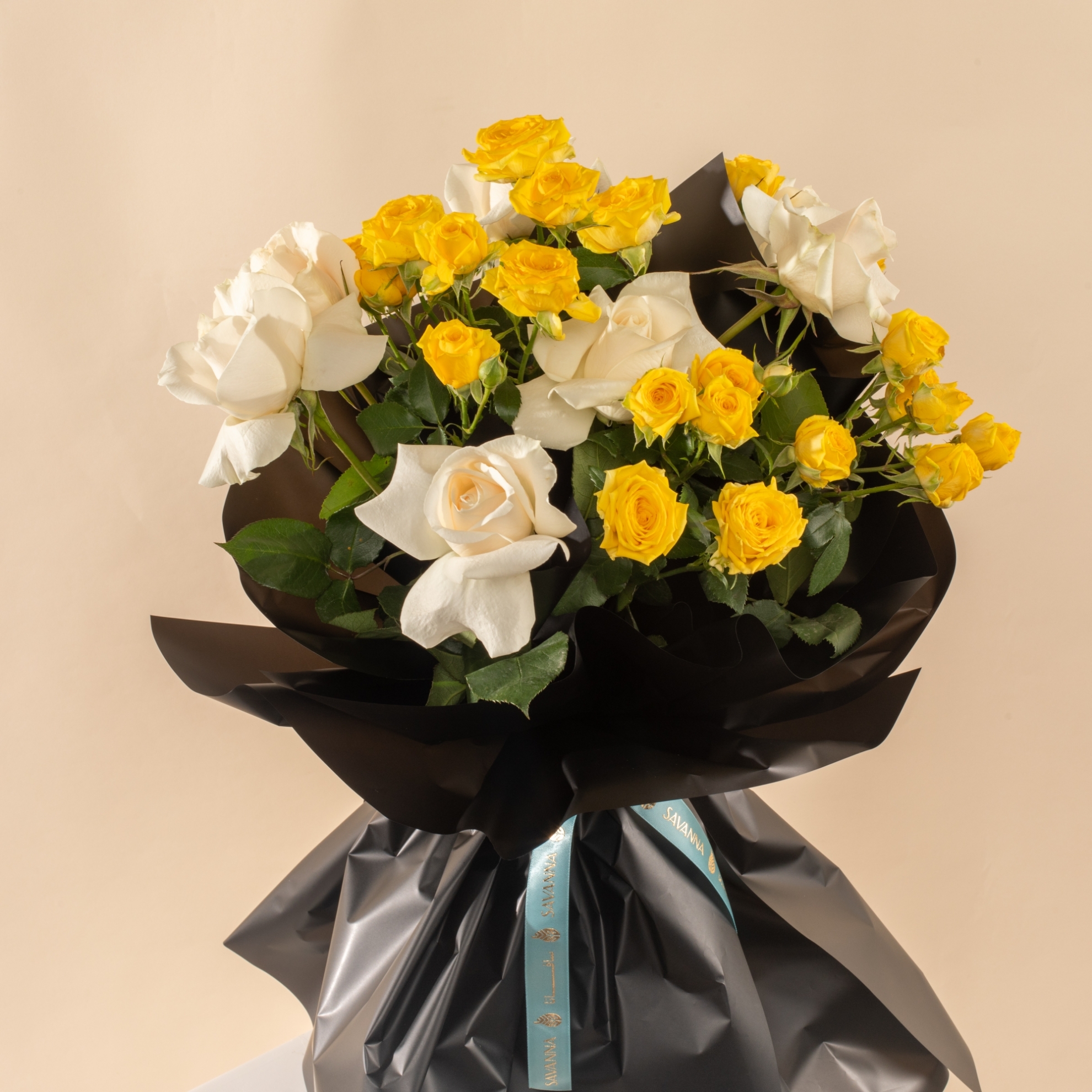 Picture of Yellow and White Hand Bouquet