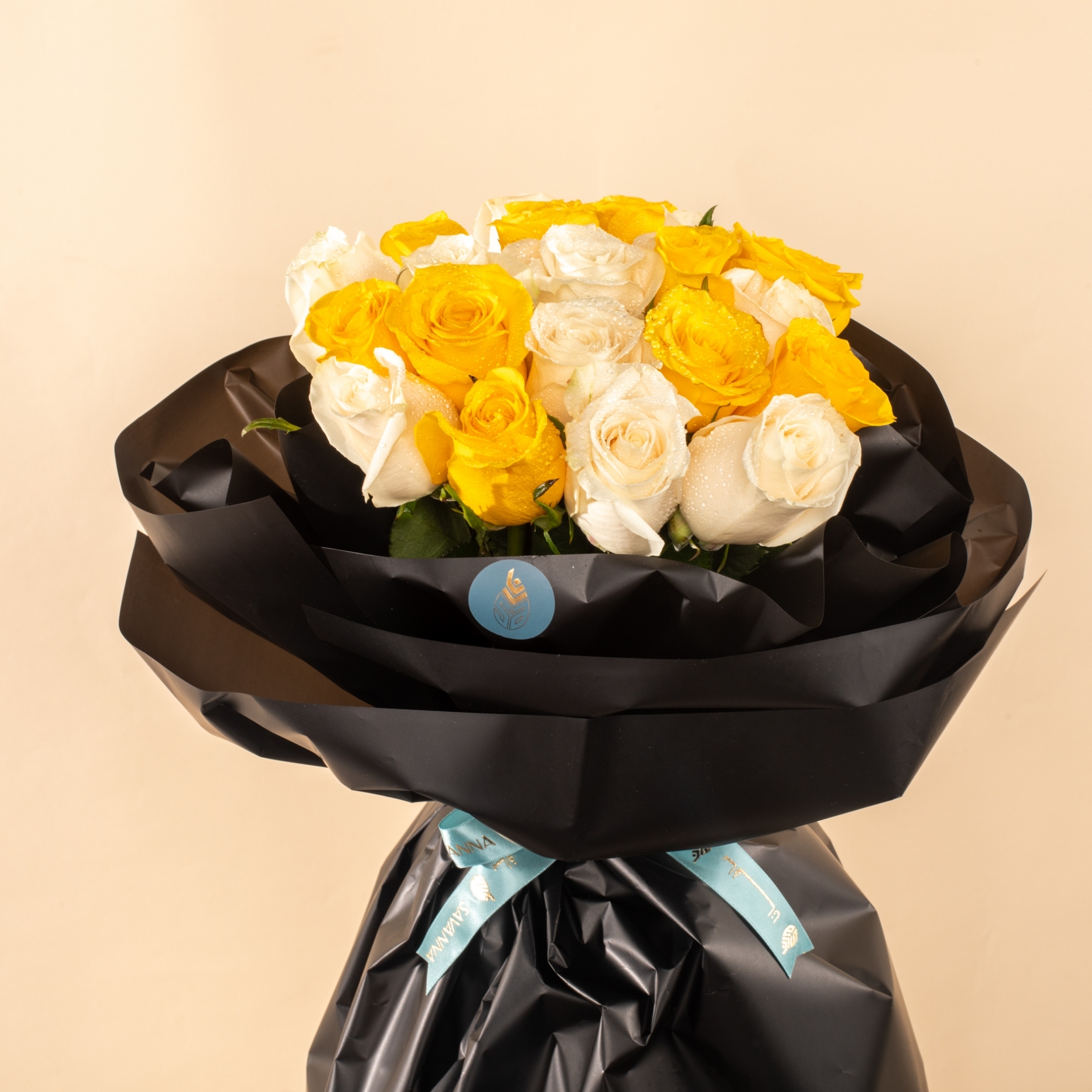 Picture of 20 Rose white and Yellow