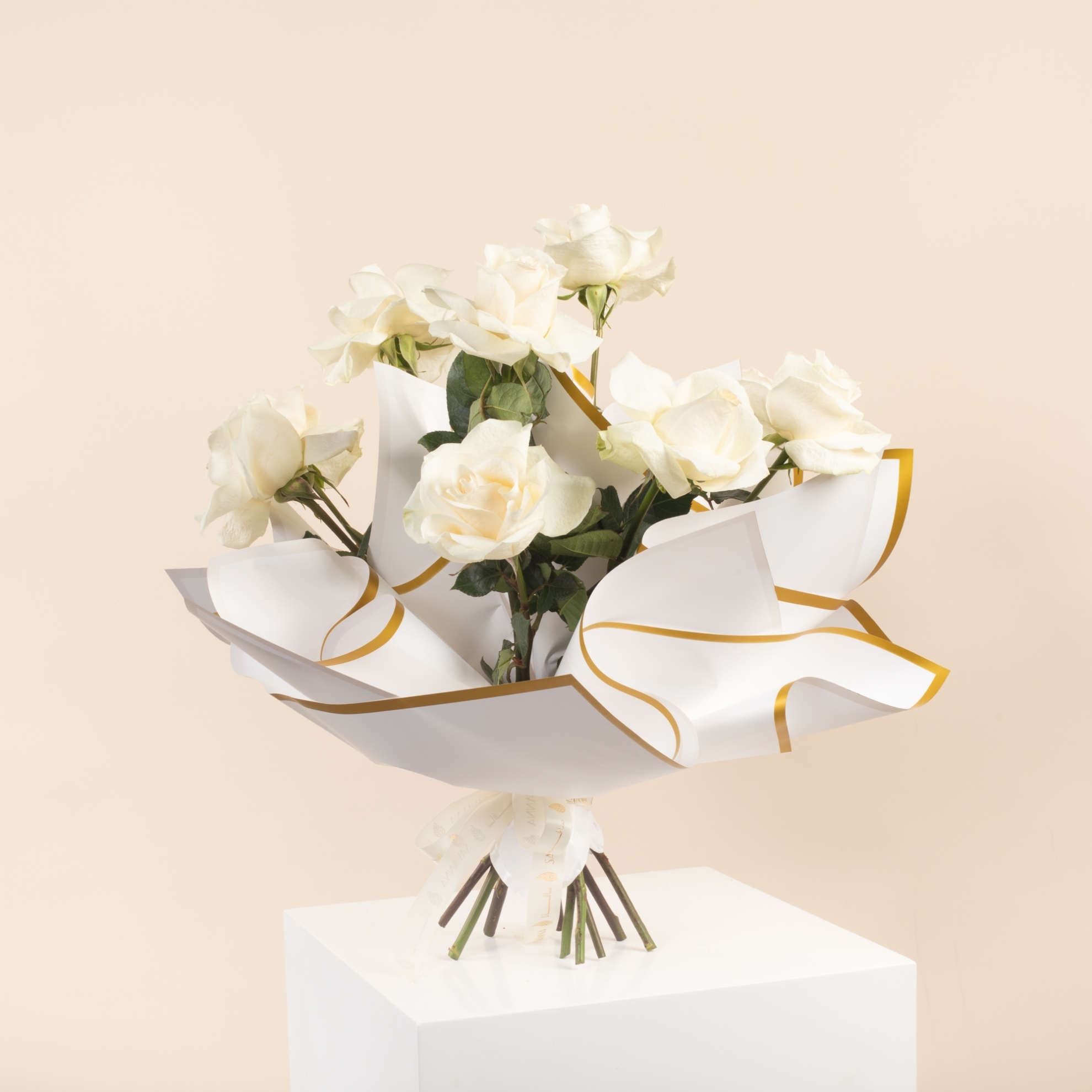 Picture of Savanna Flowers Bouquet |10 White Roses