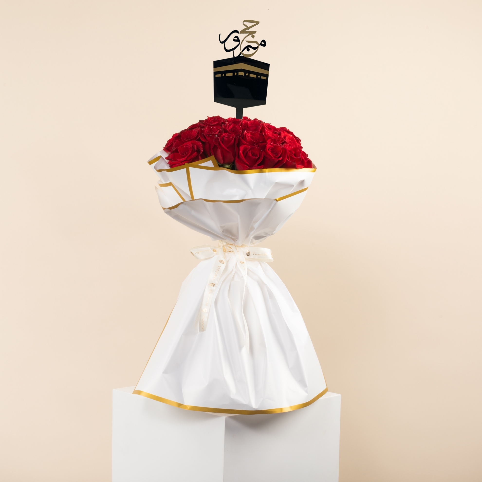 Picture of Savanna Flowers Hand Bouquet |35 Red Roses