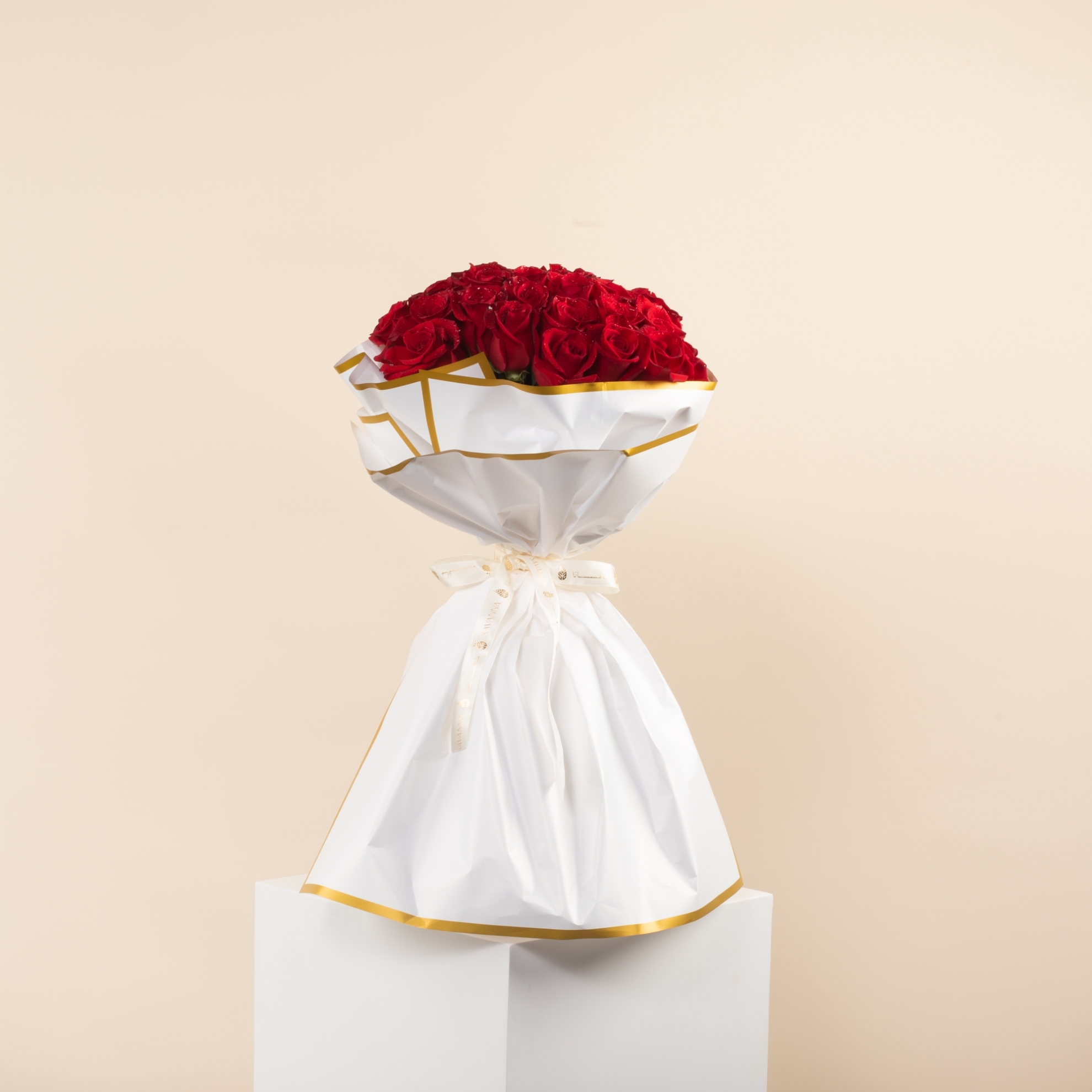 Picture of Savanna Flowers Hand Bouquet |35 Red Roses