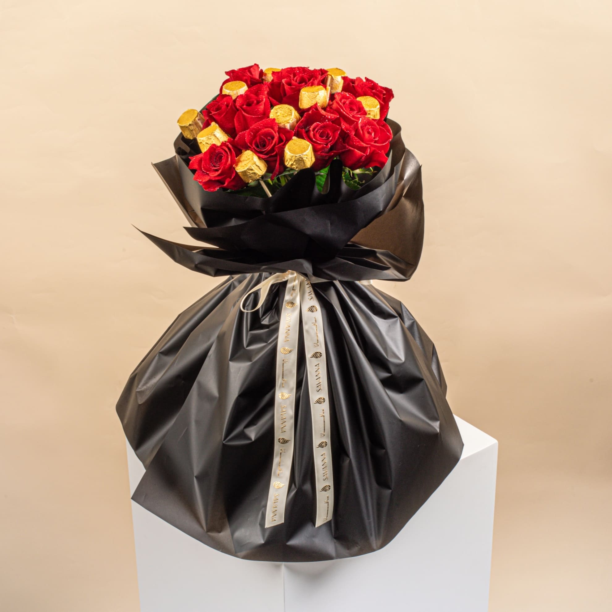 Picture of Red Rose And Chocolate Hand Bouquet 12Pcs