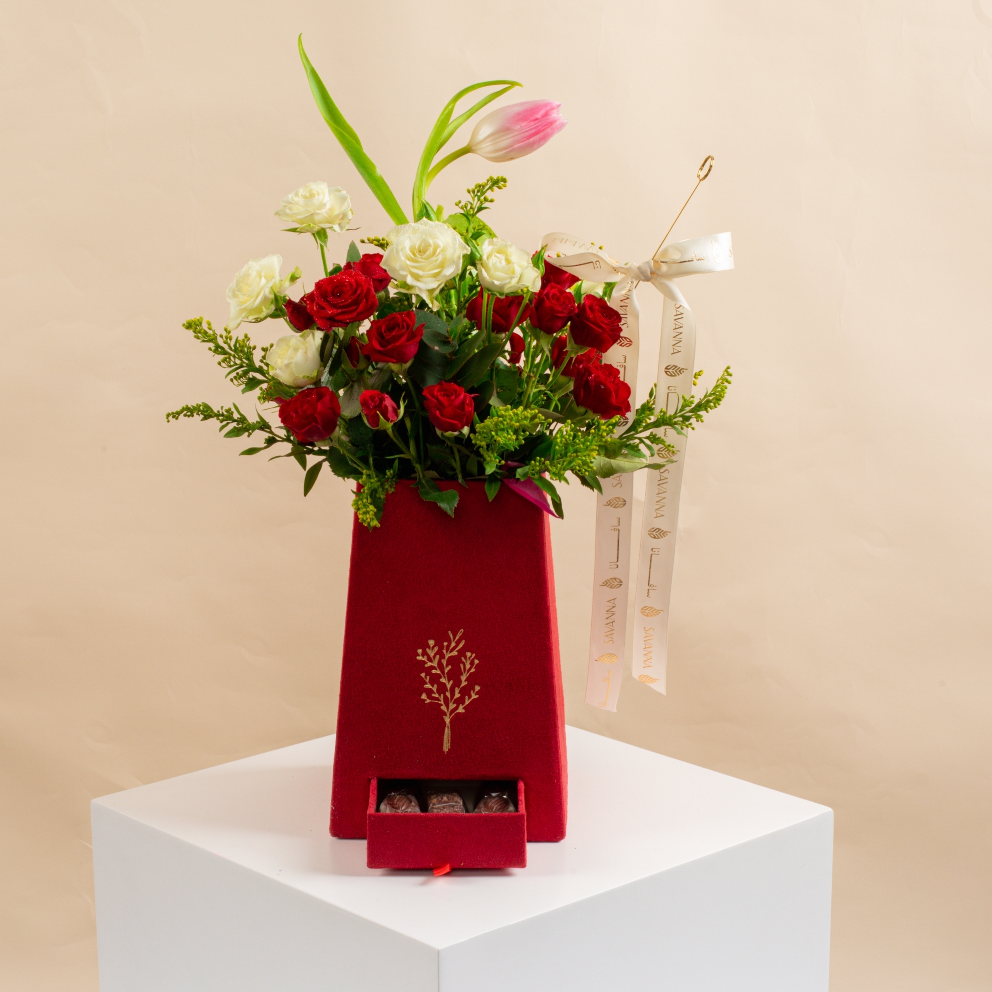 Picture of Red Flowers Box |Chocolate 10Pcs