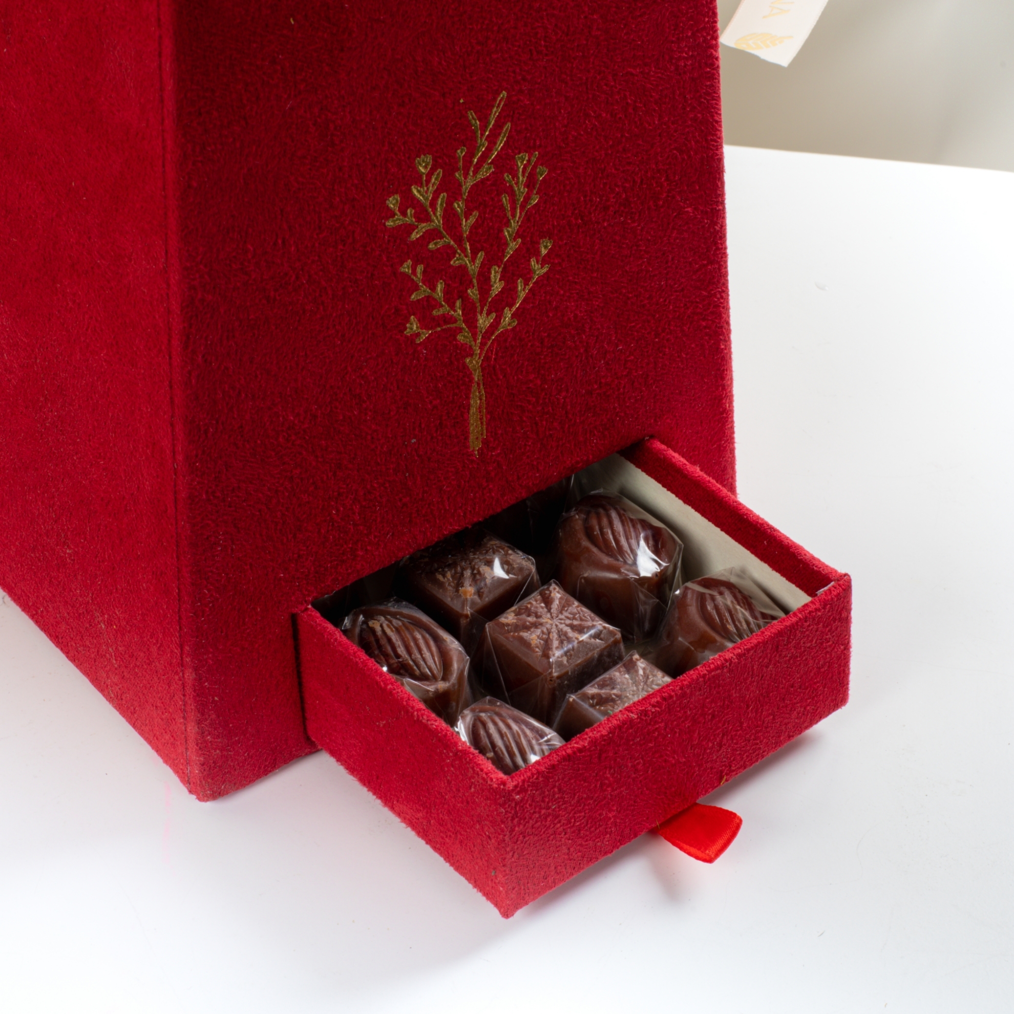 Picture of Red Flowers Box |Chocolate 10Pcs