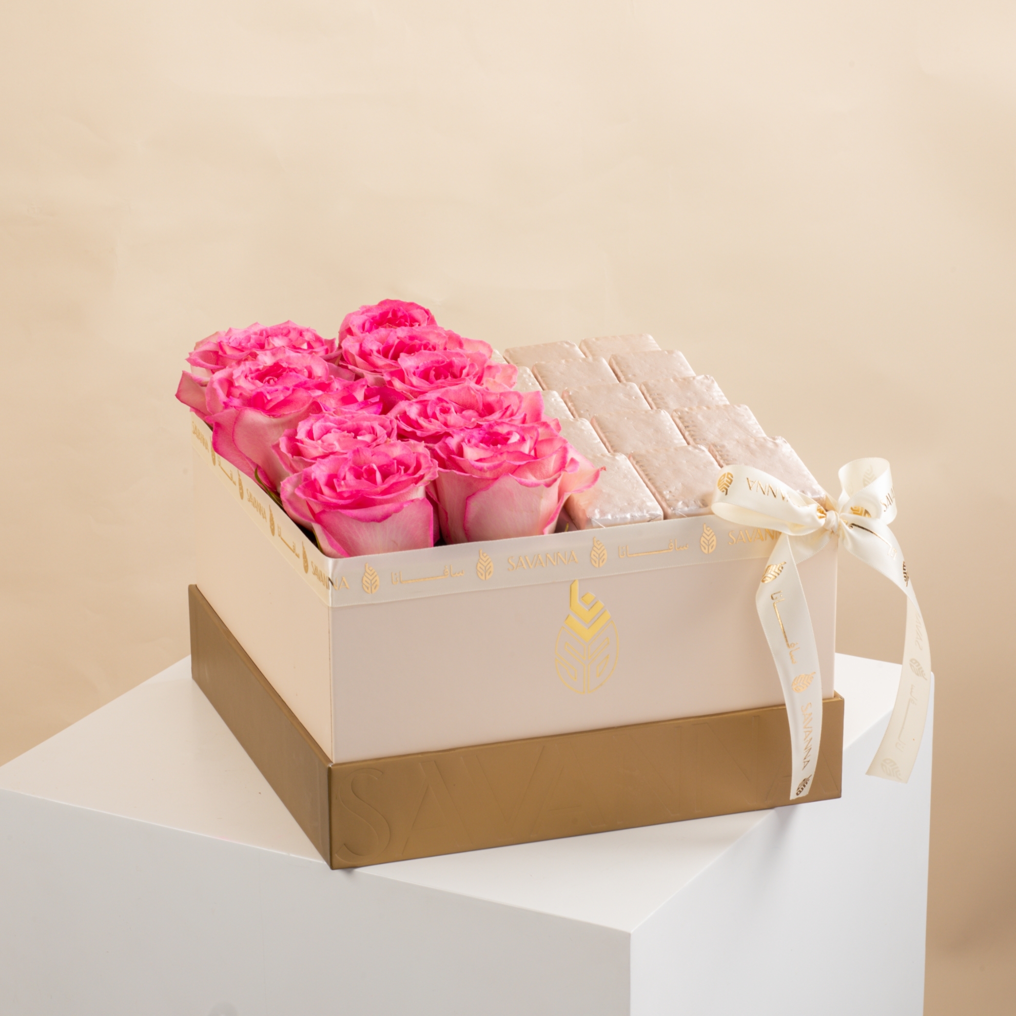 Picture of Flowers Box | Fuchsia Roses And Milk Chocolate 15Pcs