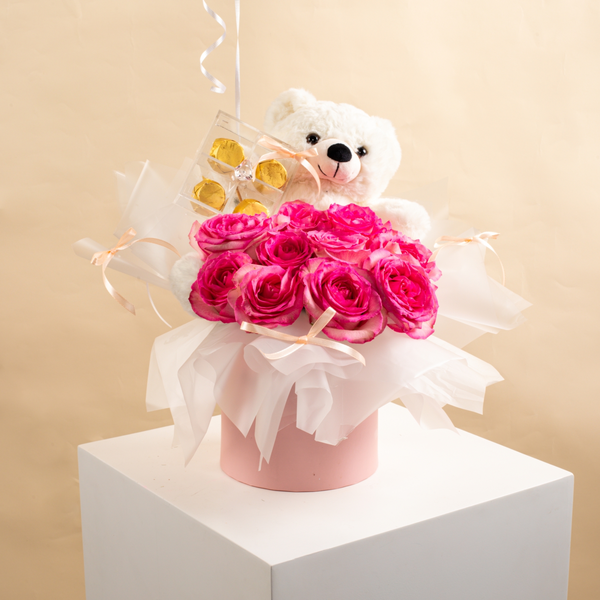 Picture of Fuchsia Pink Box | Chocolate 4Pcs  And Balloon