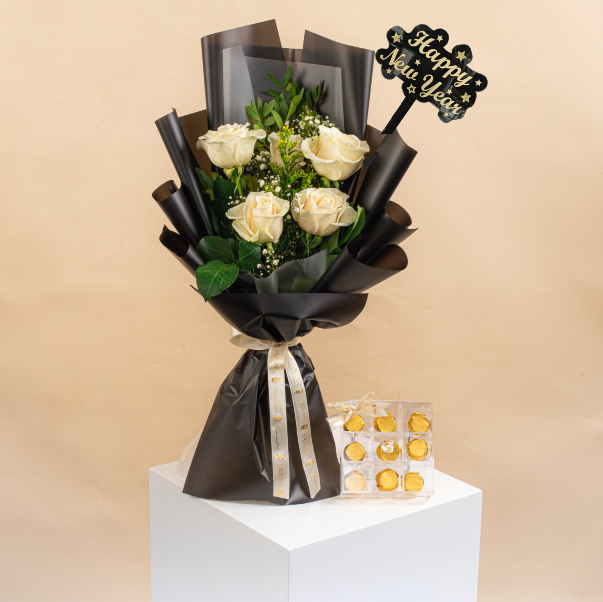 Picture of White Roses Hand Bouquet | Chocolate 9pcs