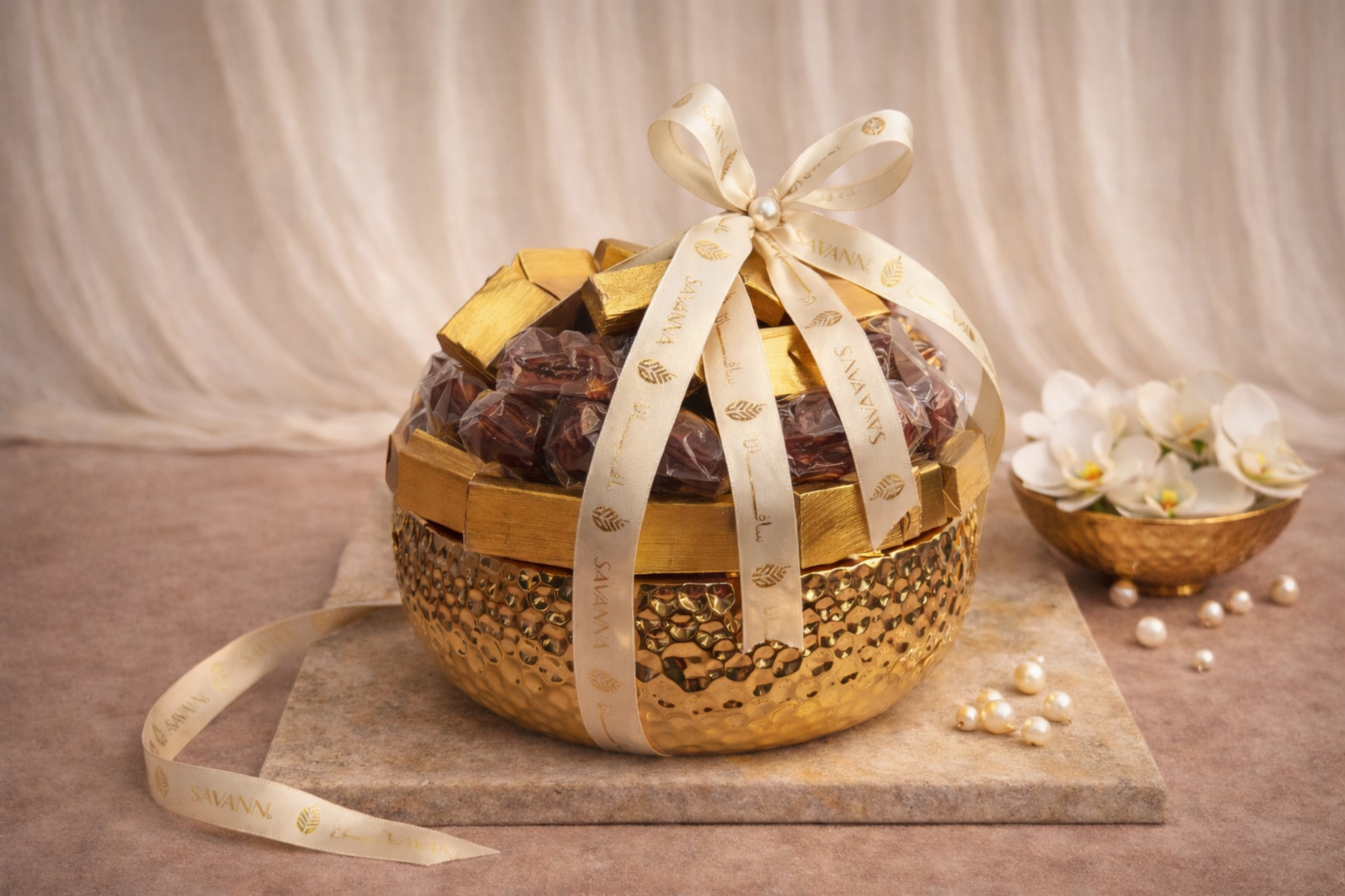 Picture of Savanna Luxury Chocolate Tray  50 Pcs