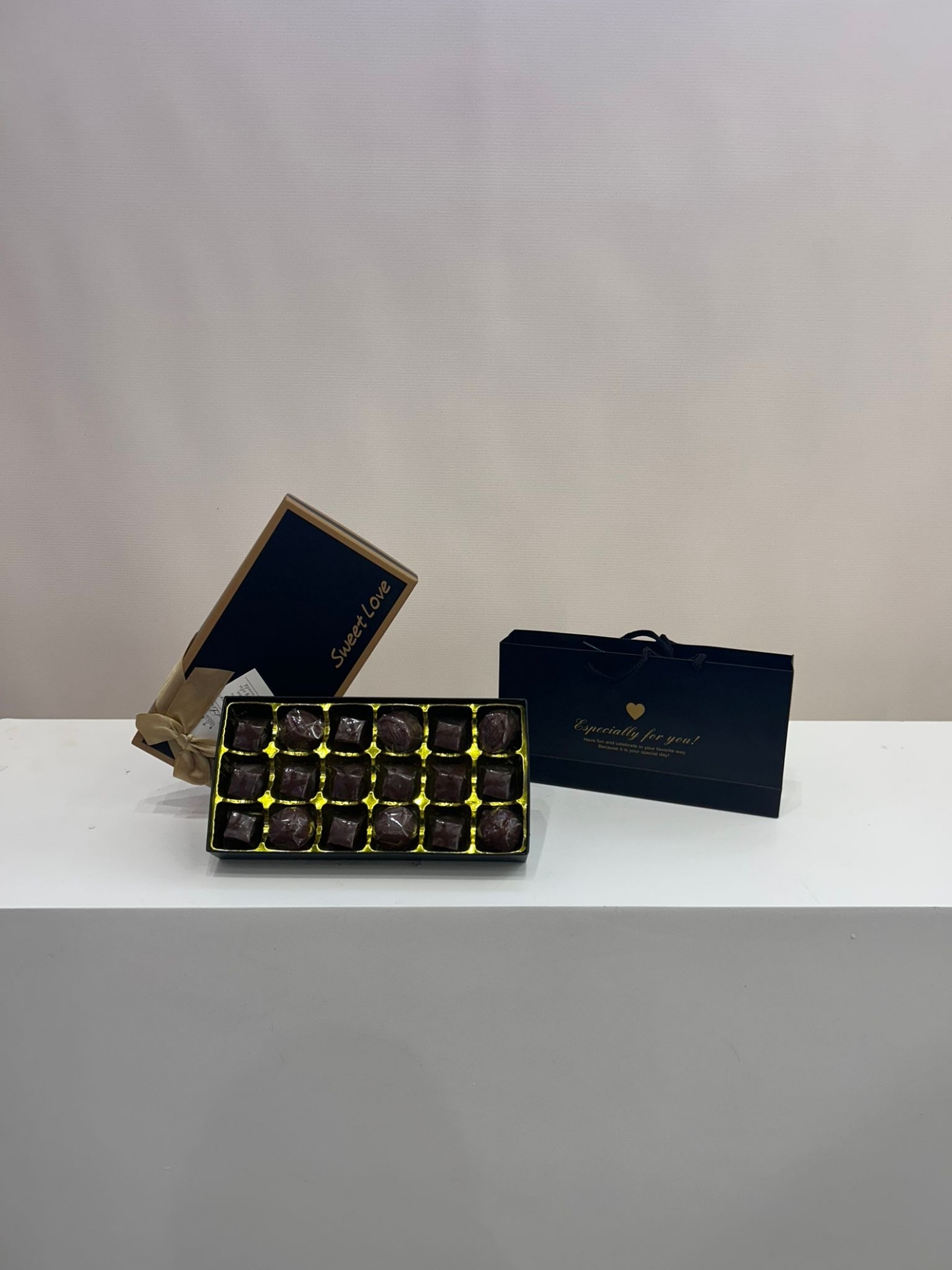 Picture of Assorted Black Chocolate Box 18 pcs